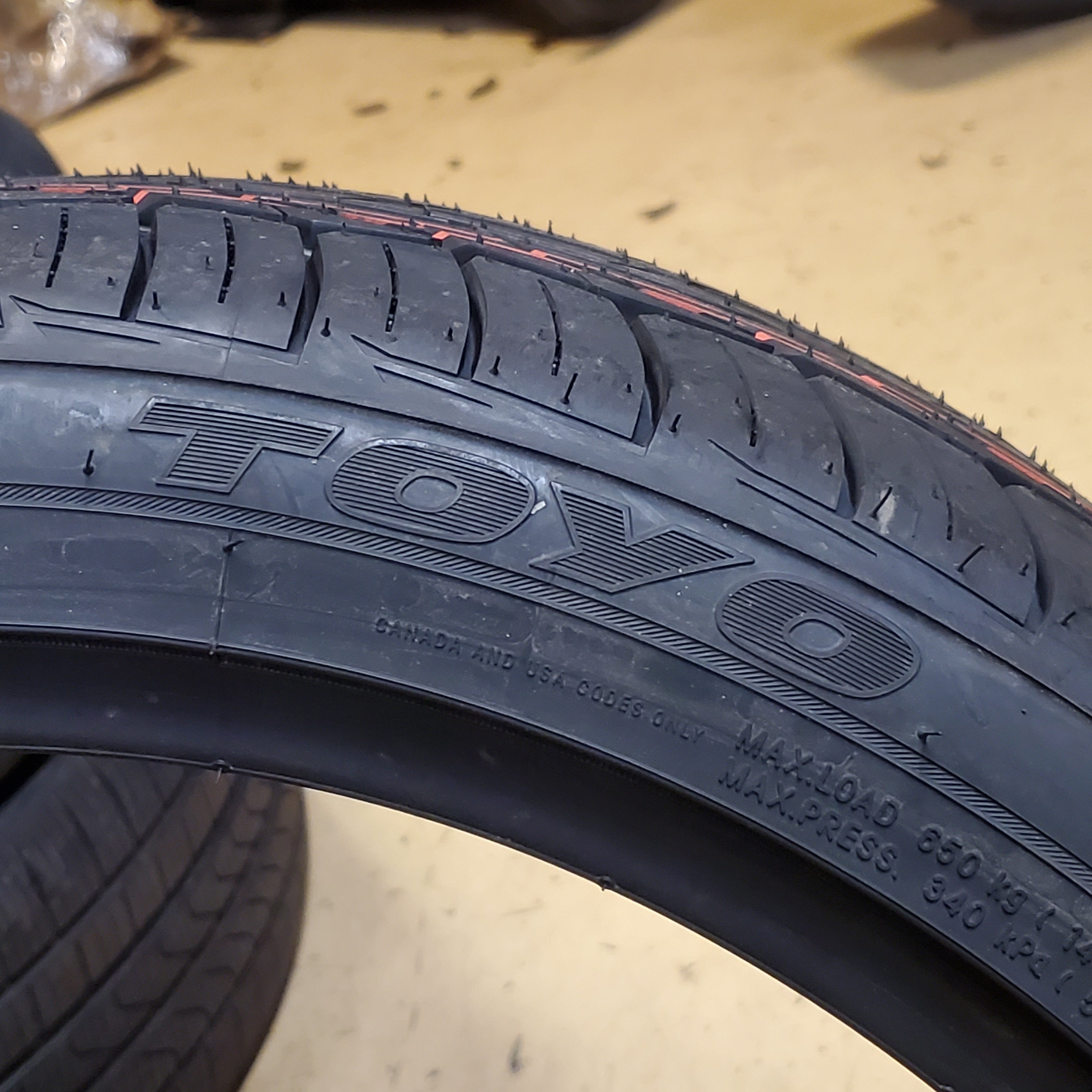 TOYO EXTENSA  HP II P 225 40 19 93W XL UHP ALL SEASON TIRE 196660