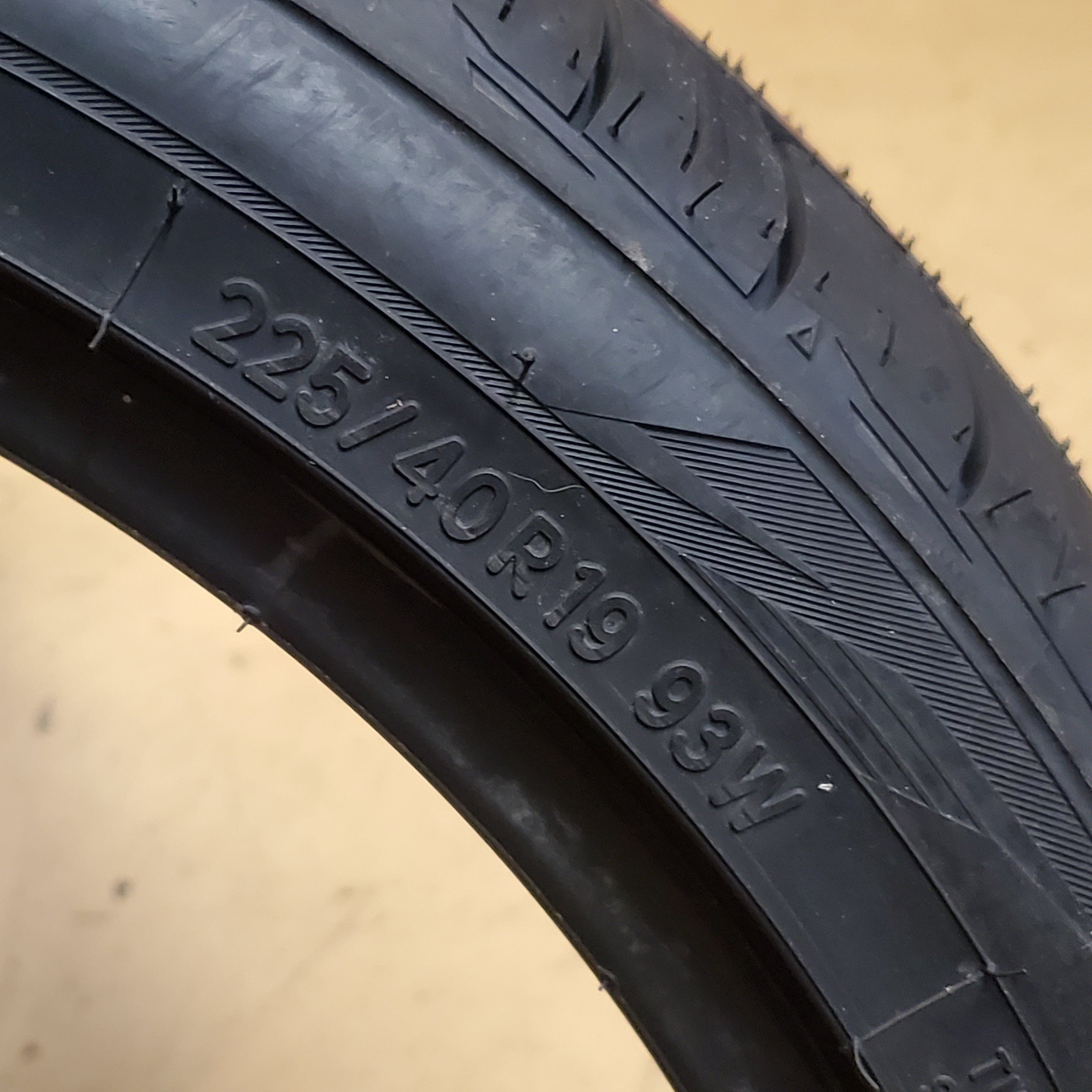 TOYO EXTENSA  HP II P 225 40 19 93W XL UHP ALL SEASON TIRE 196660