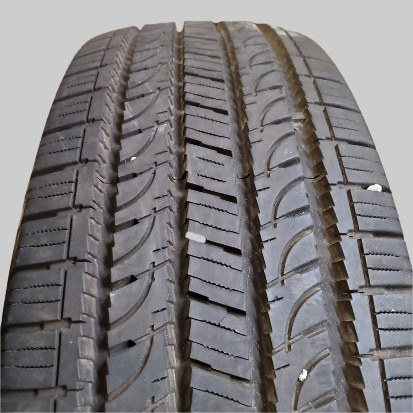 USED 11.5 /32” OF 13/32” YOKOHAMA GEOLANDAR H/T G056 WL P 265 70 18 114S SL HIGHWAY TERRAIN TIRE 110105623