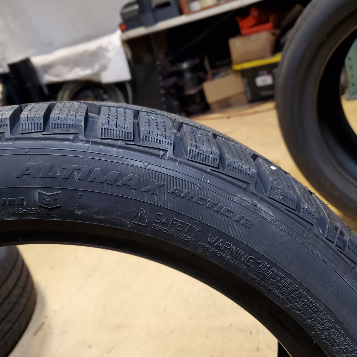 2 GENERAL ALTIMAX ARCTIC 12 P 235 45 18 98T XL SNOW WINTER TIRES 15503220000