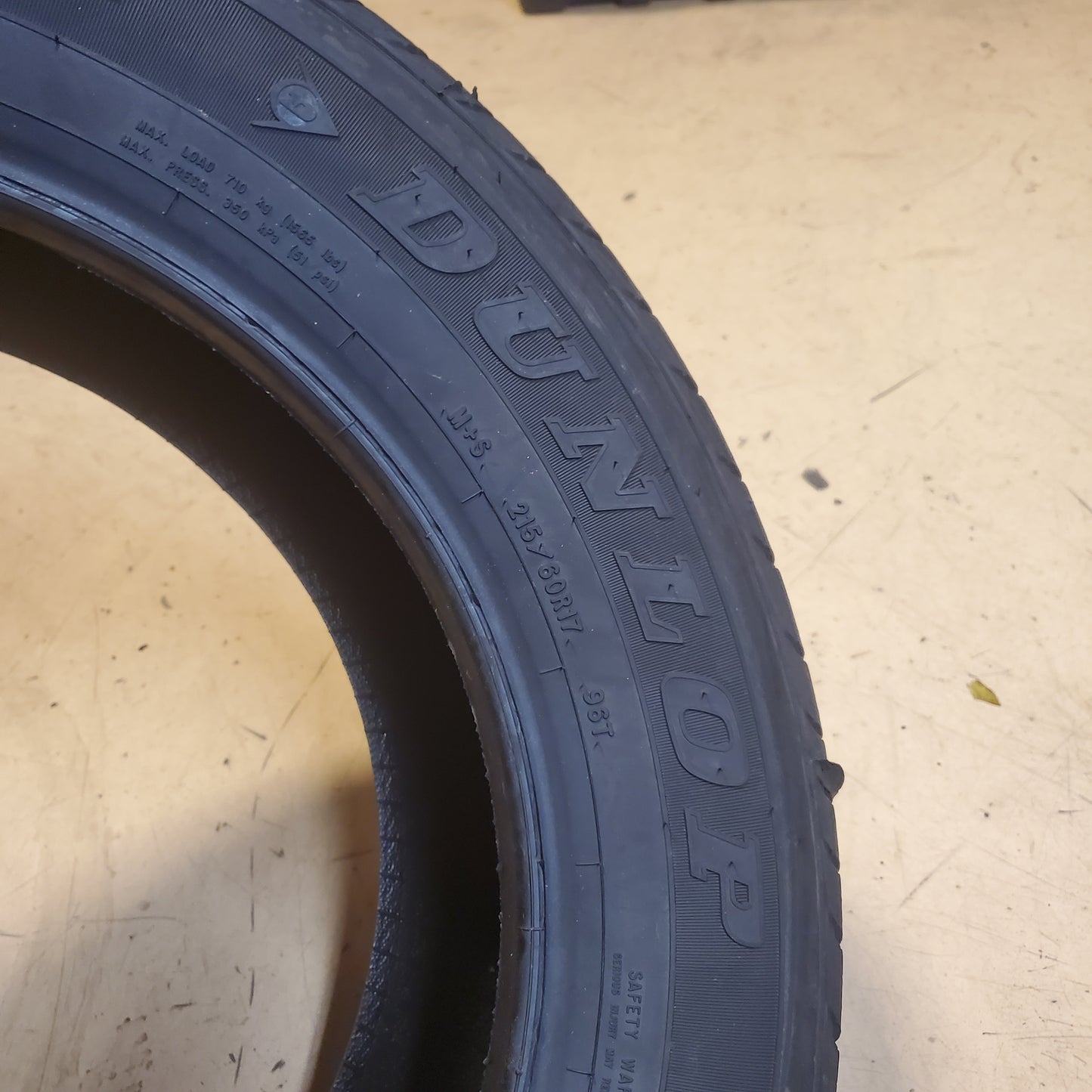 NOS 2 DUNLOP SIGNATURE II BSW P 215 60 17 96T ALL SEASON TIRE 266004819