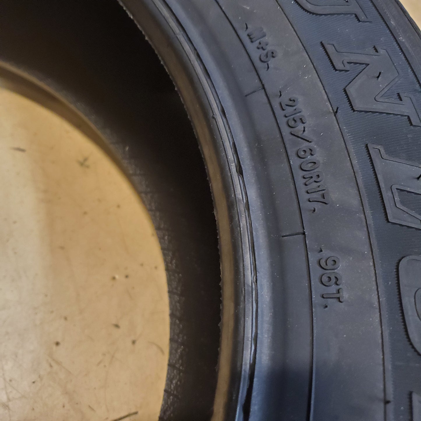NOS 2 DUNLOP SIGNATURE II BSW P 215 60 17 96T ALL SEASON TIRE 266004819
