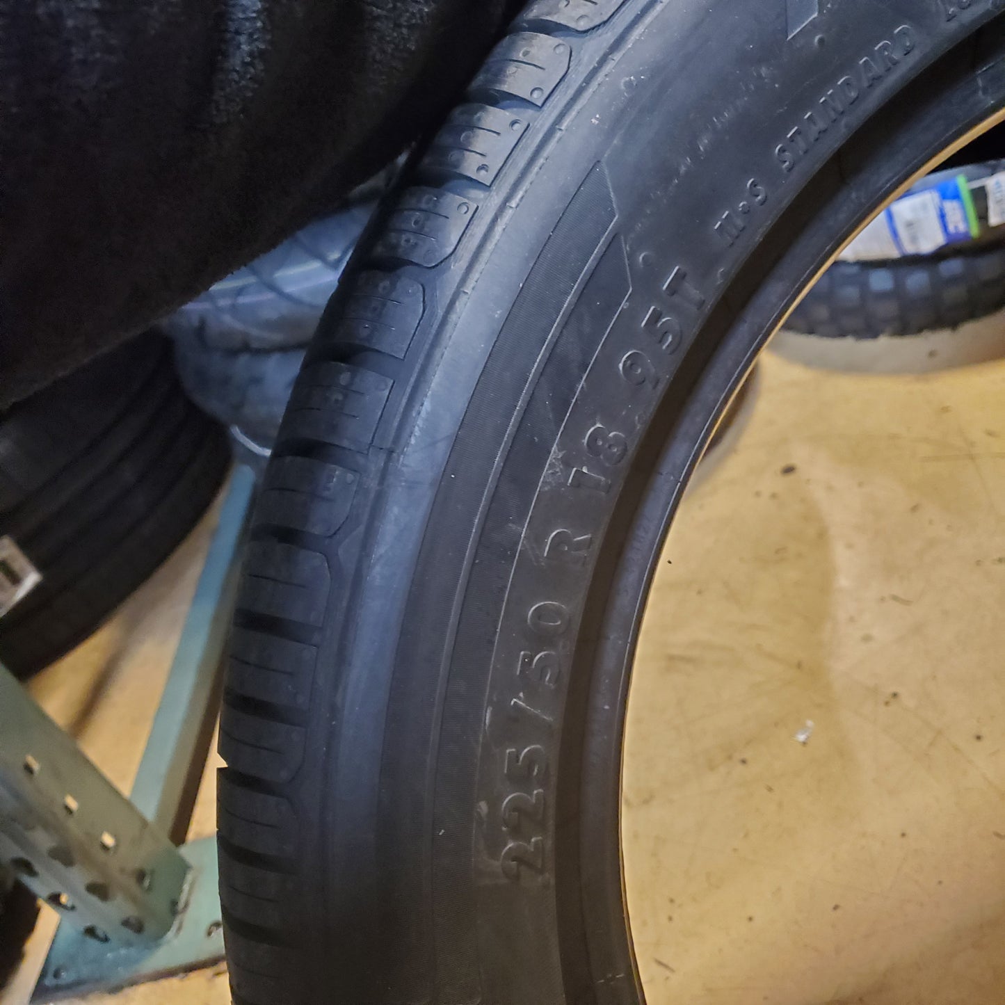 CONTINENTAL TRUECONTACT TOUR P 225 50 18 95T SL ALL SEASON TIRE 15498300000