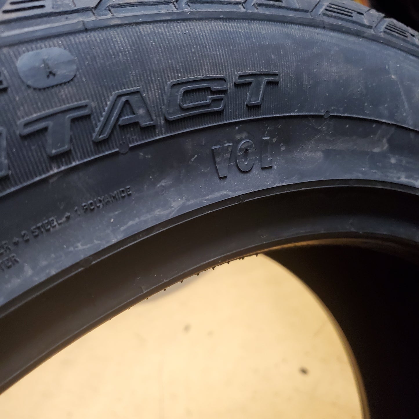 2 CONTINENTAL CROSSCONTACT LX SPORT VOLVO P 255 45 20 105H XL TIRE 03596930000 (Copy)