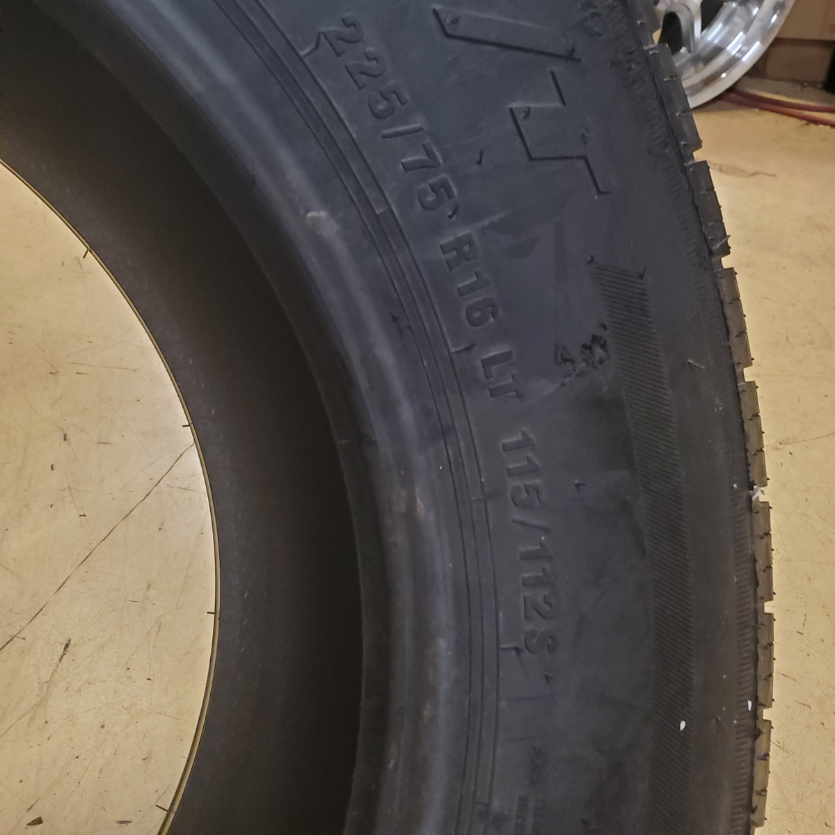 VIZZONI DREAMLINER H/T LT 225 75 16 115/112S 10PLY HIGHWAY TIRES 6M6000