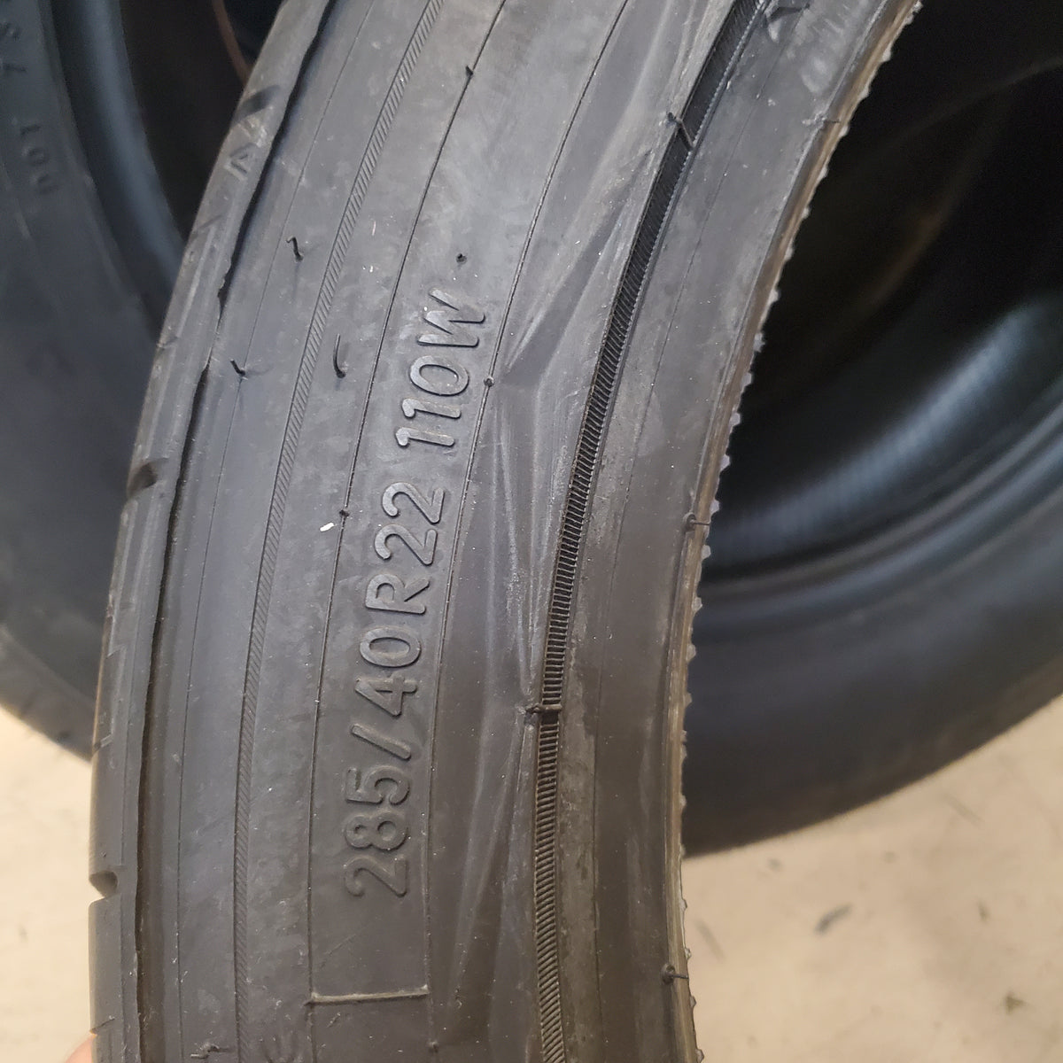 NITTO NT420 BSW P 285 40 22 110W XL ALL SEASON TIRE 207490