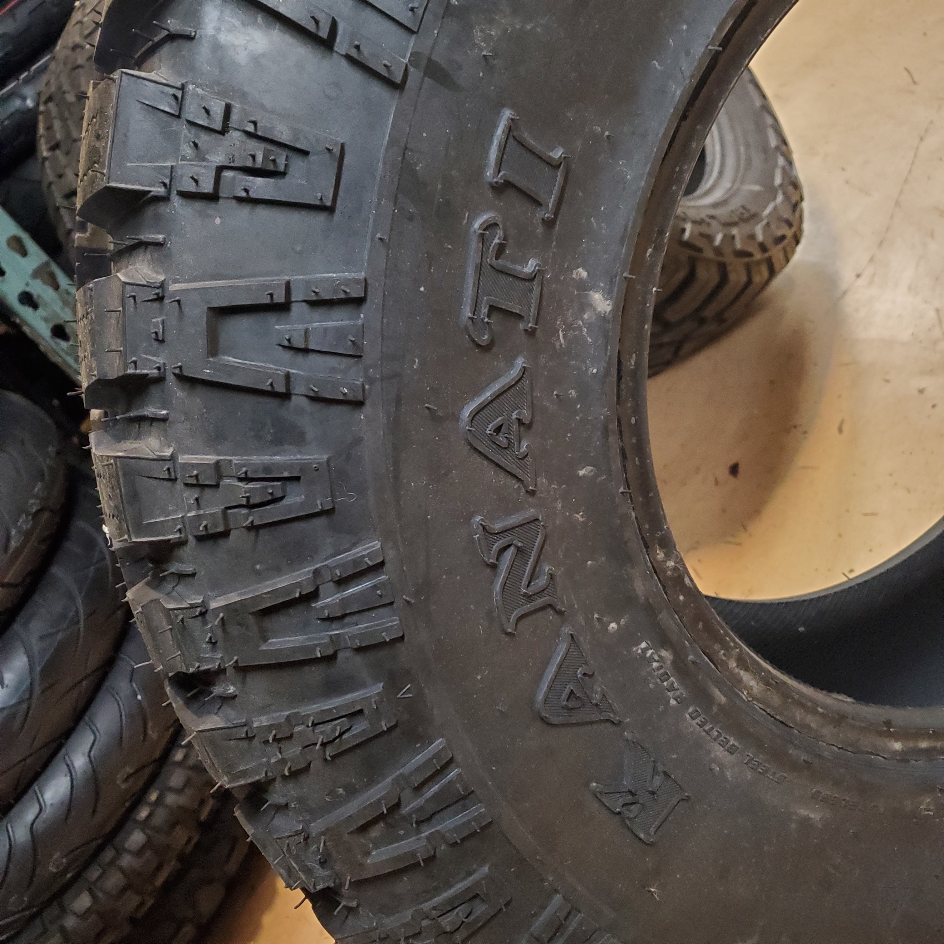 (KSL ONLY) 4 KANATI TRAIL HOG A/T 4 LT 37 12.5 17 124Q LRE 10PLY ALL TERRAIN TIRES LTH1737125E