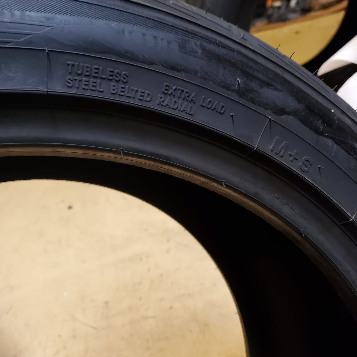 TOYO EXTENSA HP II P 275 40 19 105W XL UHP ALL SEASON 196590
