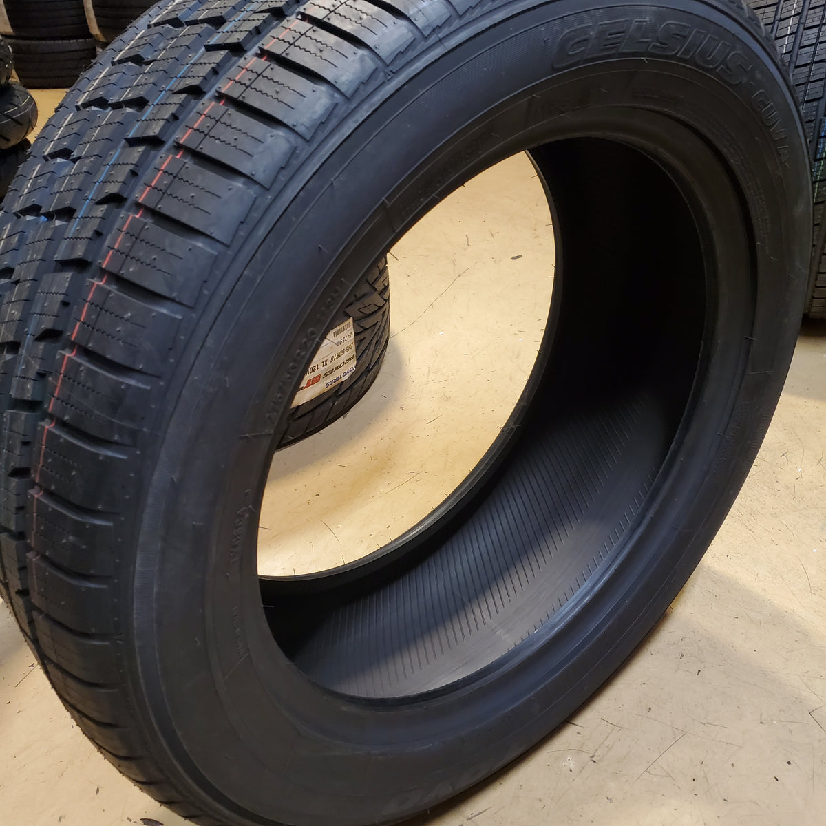 TOYO CELSIUS CUV A P 275 50 20 113H XL ALL SEASON TIRE 238350