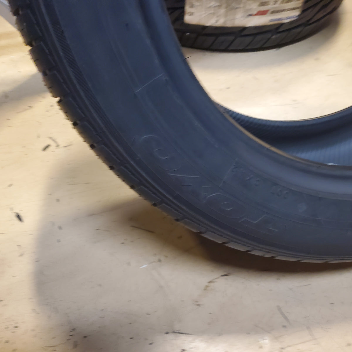 TOYO CELSIUS CUV A P 275 50 20 113H XL ALL SEASON TIRE 238350
