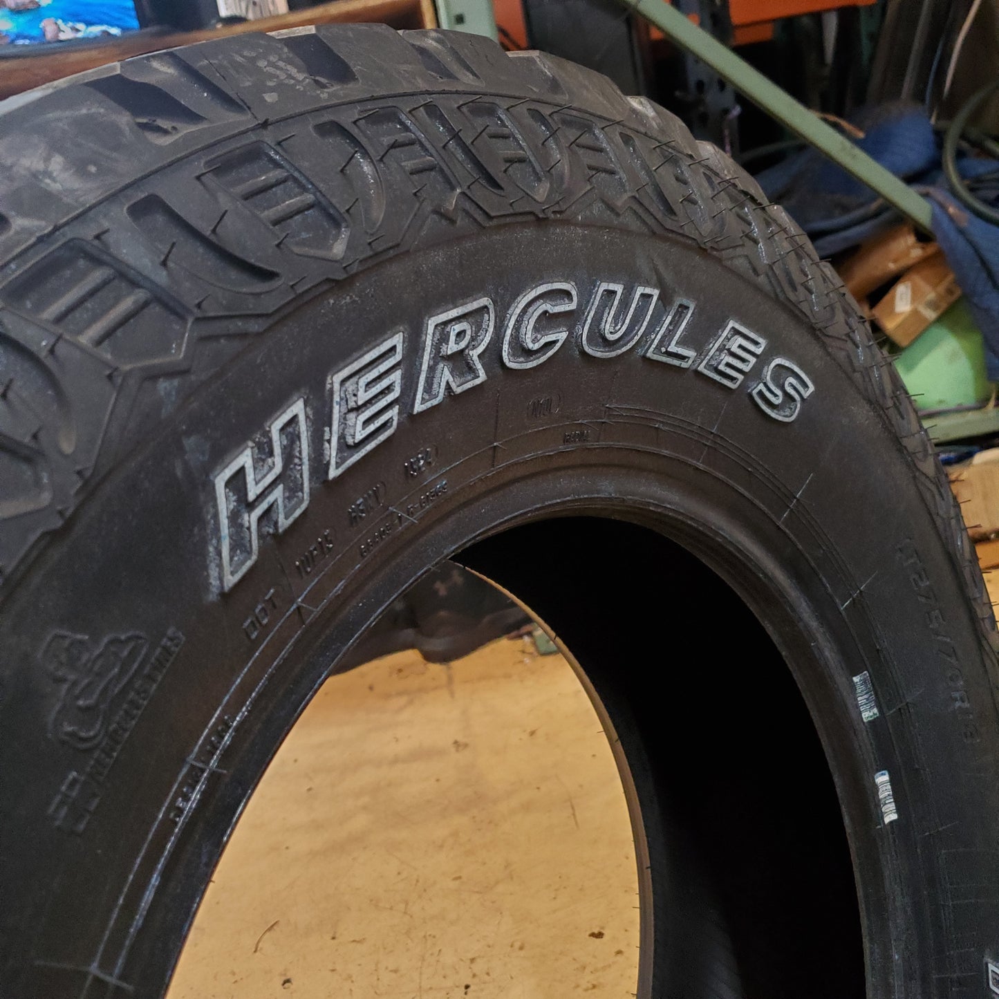 HERCULES TERRA TRAC T/G MAX RWL LT 275 70 18 125/122Q LRE 10PLY MUD TERRAIN TIRE 09150