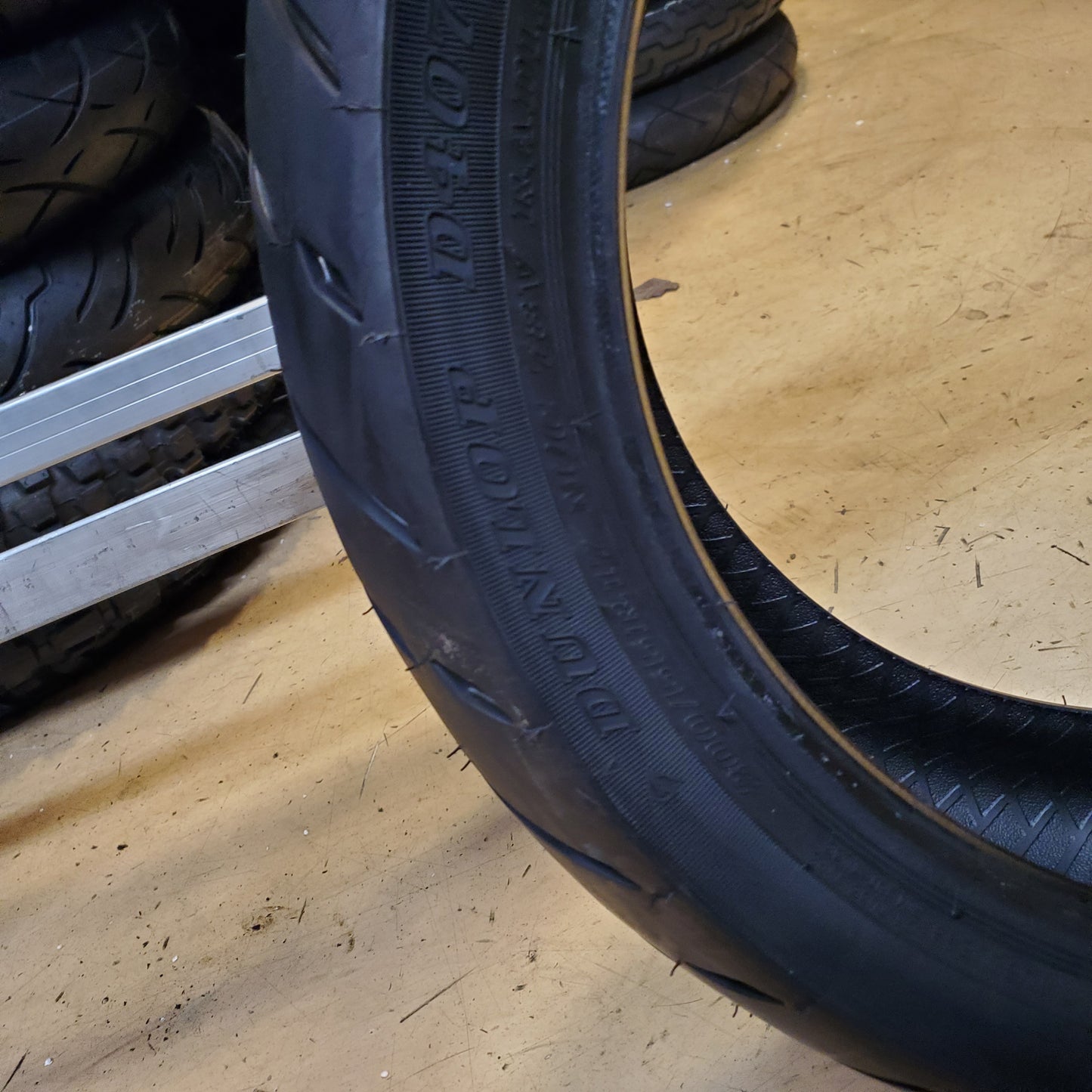 DUNLOP HARLEY DAVIDSON D407 BSW 200 55 17 78V REAR MOTORCYCLE TIRE 45028220