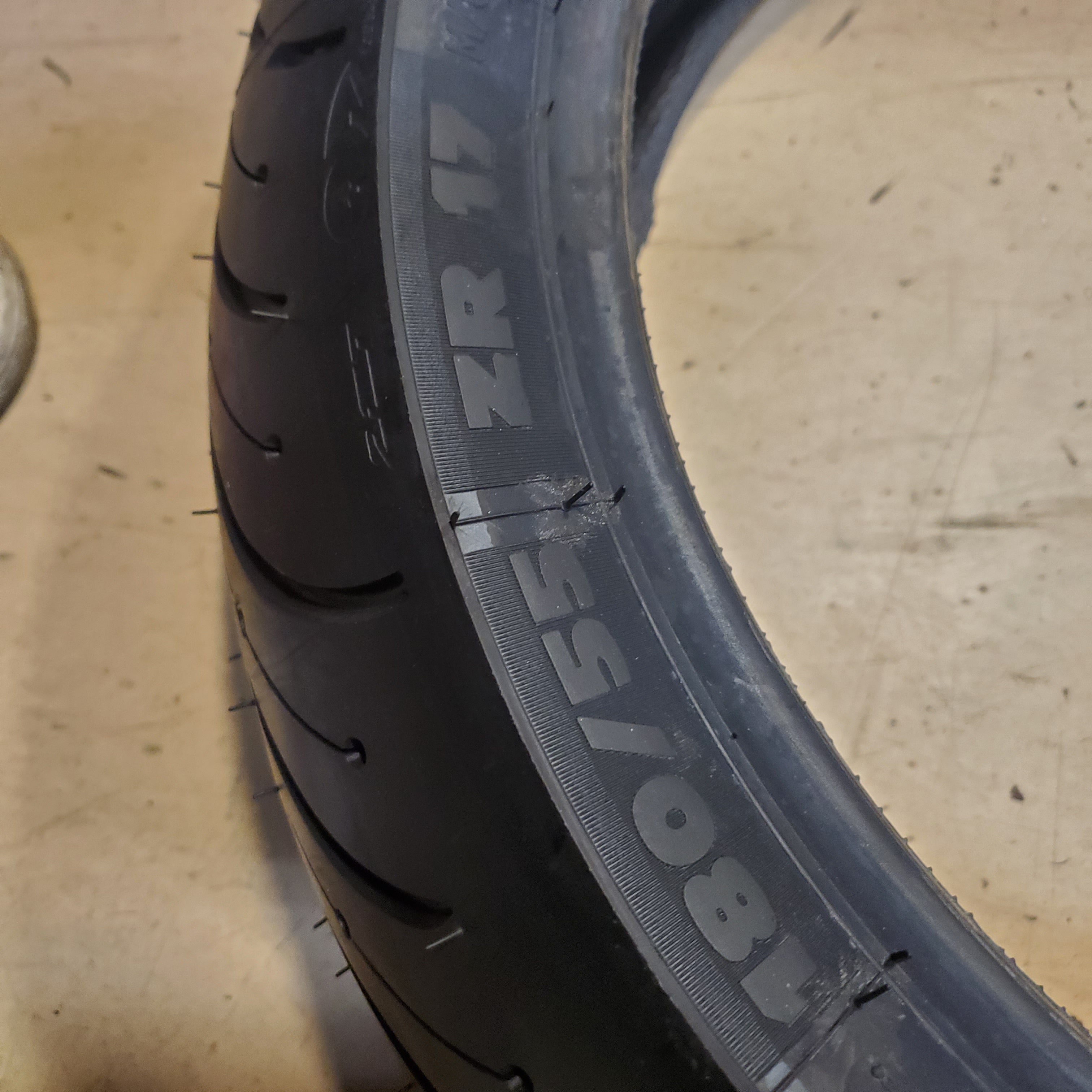 MICHELIN PILOT ROAD 4 GT 180 55 17 73W REAR MOTORCYCLE TIRE 48057