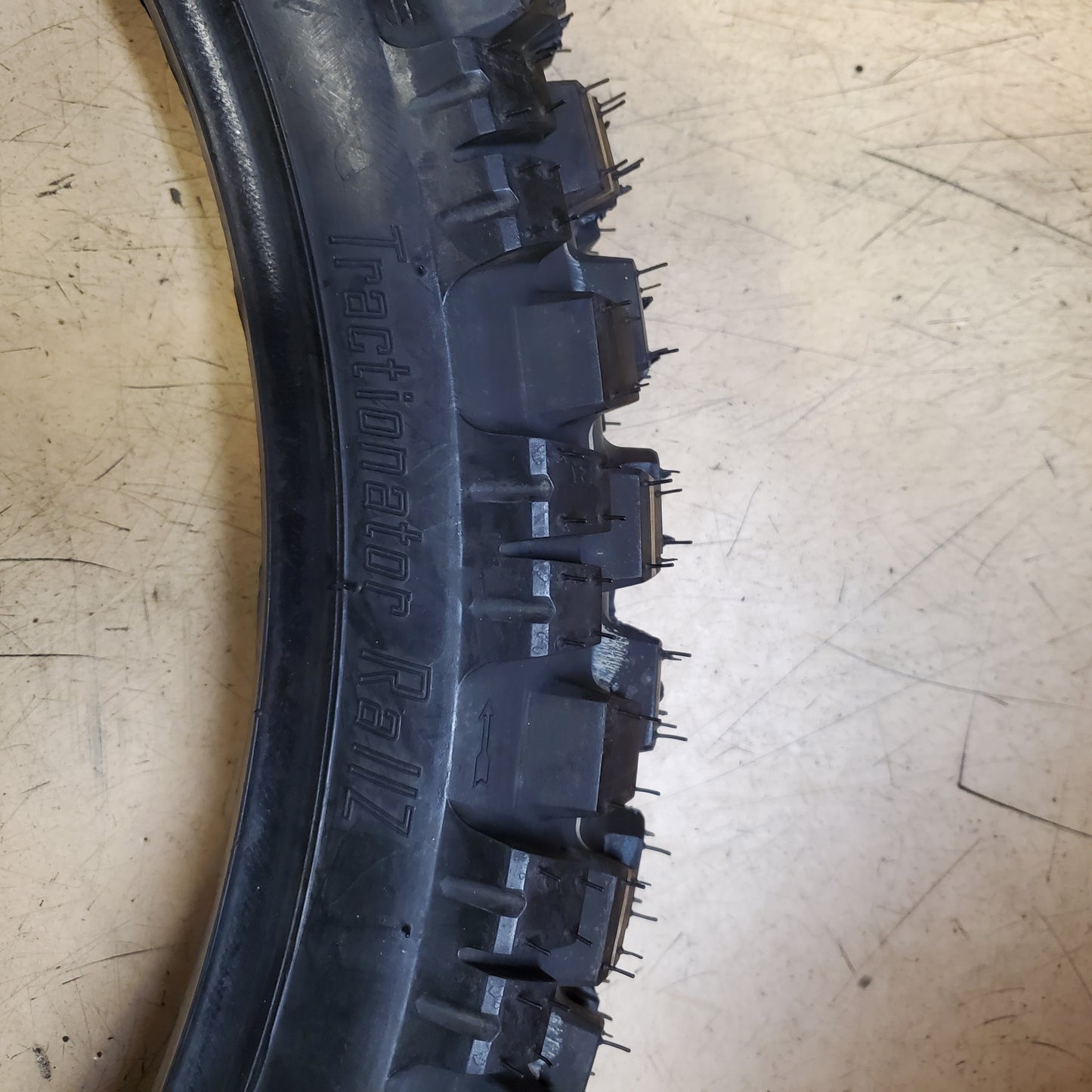 MOTOZ TRACTIONATOR RALLZ 90 90 21 54Q FRONT MOTORCYCLE TIRE DZN2021-37513