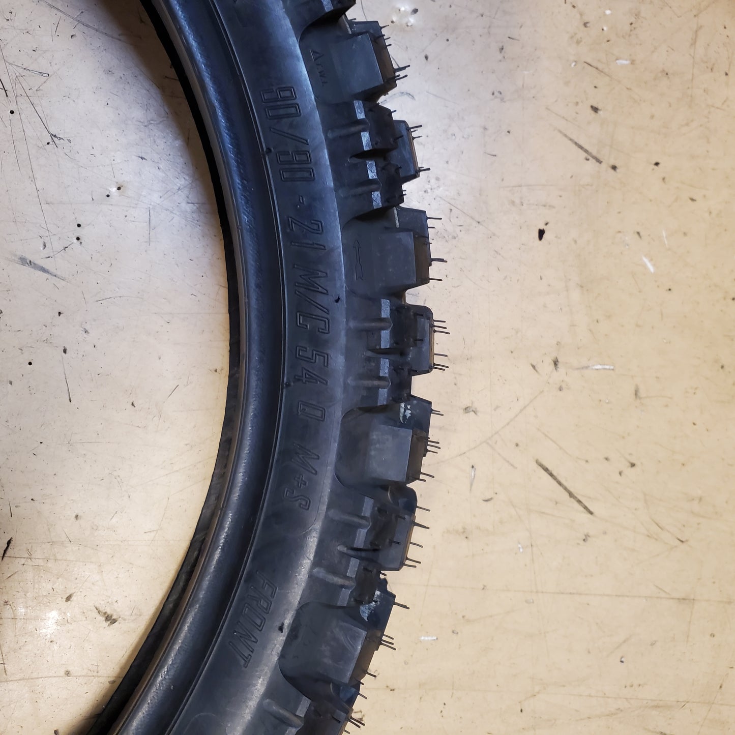 MOTOZ TRACTIONATOR RALLZ 90 90 21 54Q FRONT MOTORCYCLE TIRE DZN2021-37513