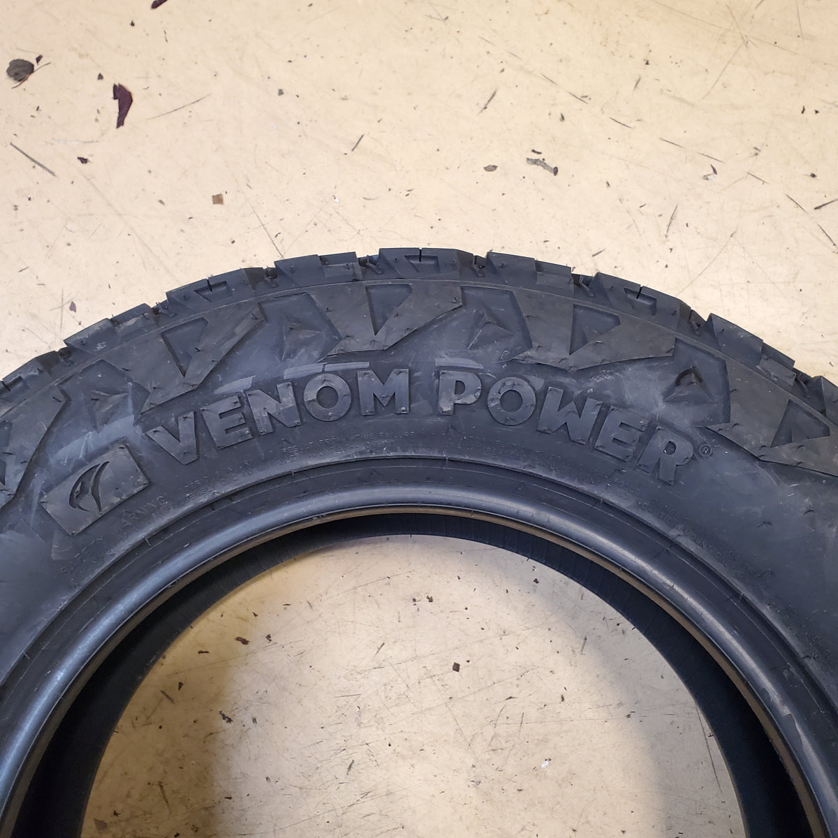 VENOM POWER TERRA HUNTER X/T BW 245 65 17 111T XL LIGHT TRUCK TIRE TVPXT68