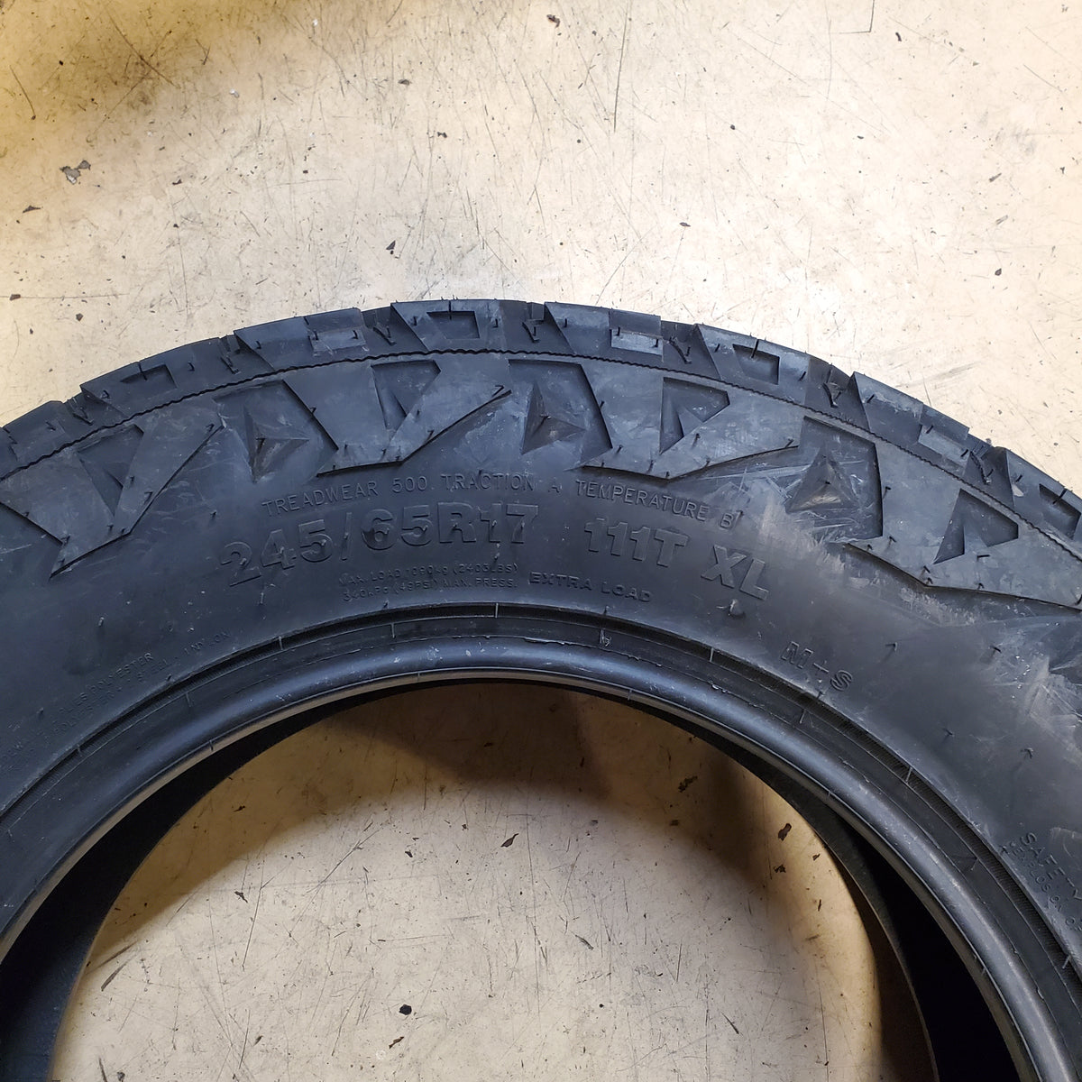 VENOM POWER TERRA HUNTER X/T BW 245 65 17 111T XL LIGHT TRUCK TIRE TVPXT68