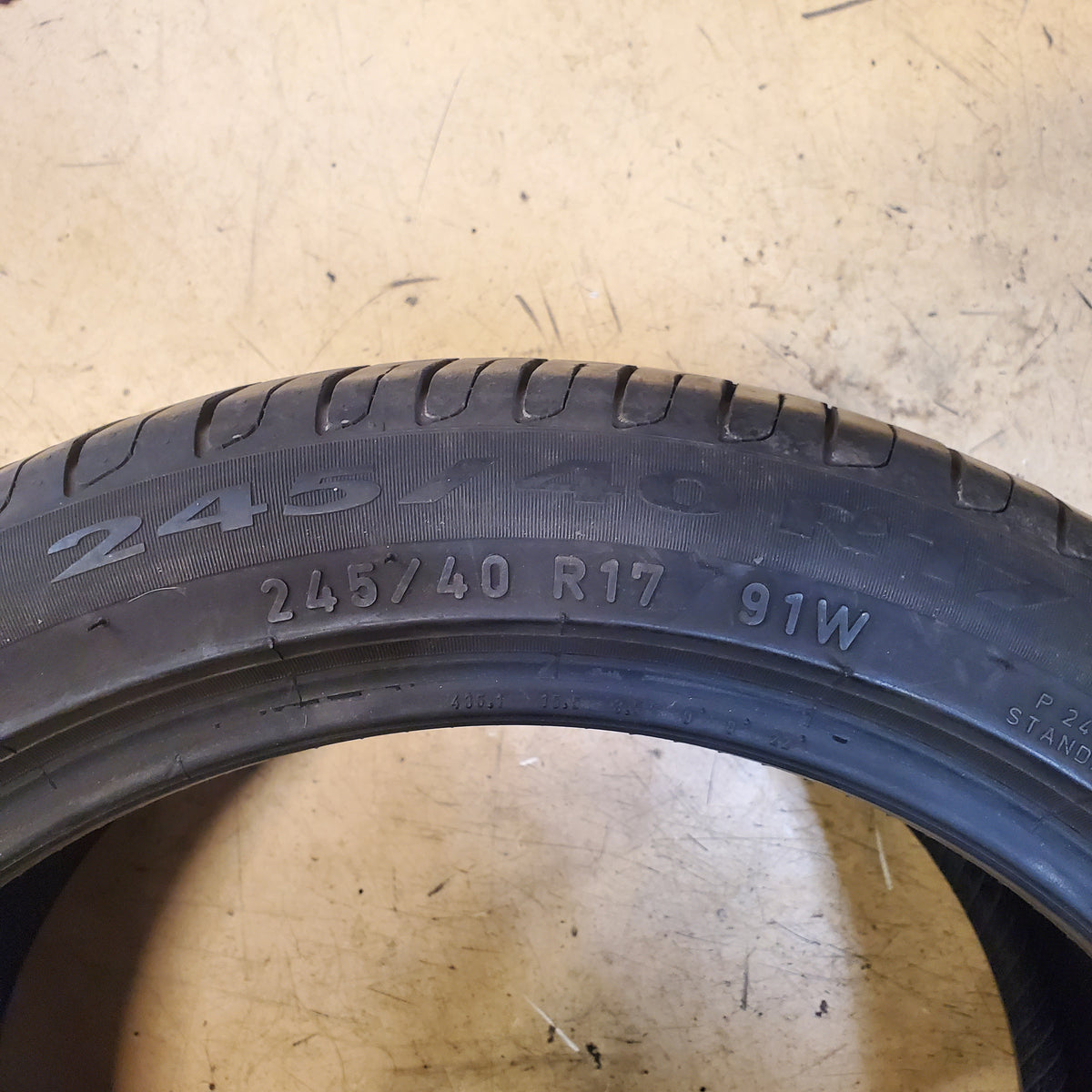 2 USED 7.5/32" PIRELLI CINTURATO P7 BSW PIRELLI 245 40 17 91W UHP TIRE 2153700