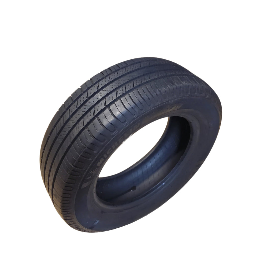 USED 9.5/32" MICHELIN DEFENDER 2 BSW SL 235 60 17 102H ALL SEASON TIRE 21087 1 PATCH
