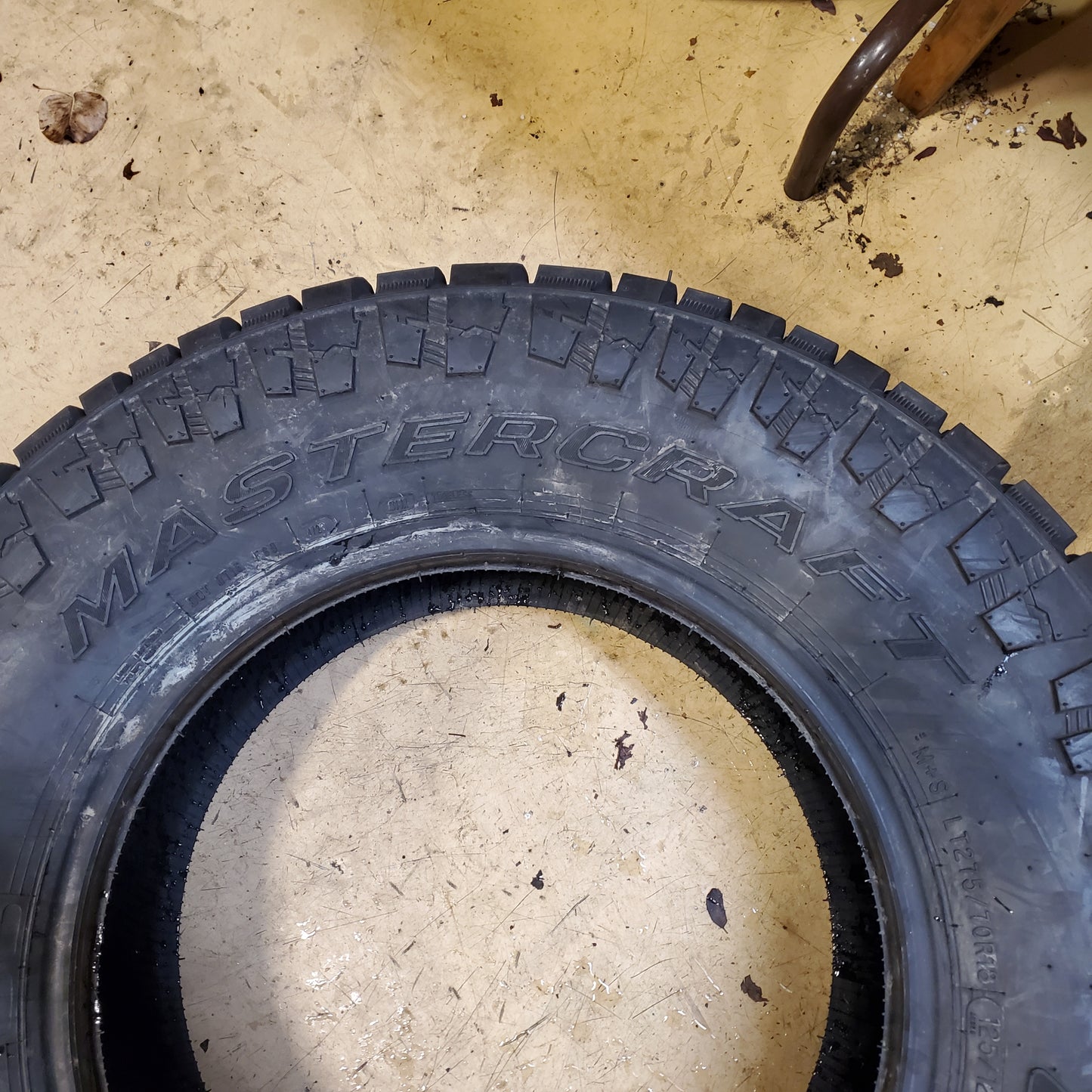 USED DTO 15/32” MASTERCRAFT COURSER TRAIL LT 275 70 18 125/122S TIRE 175101010