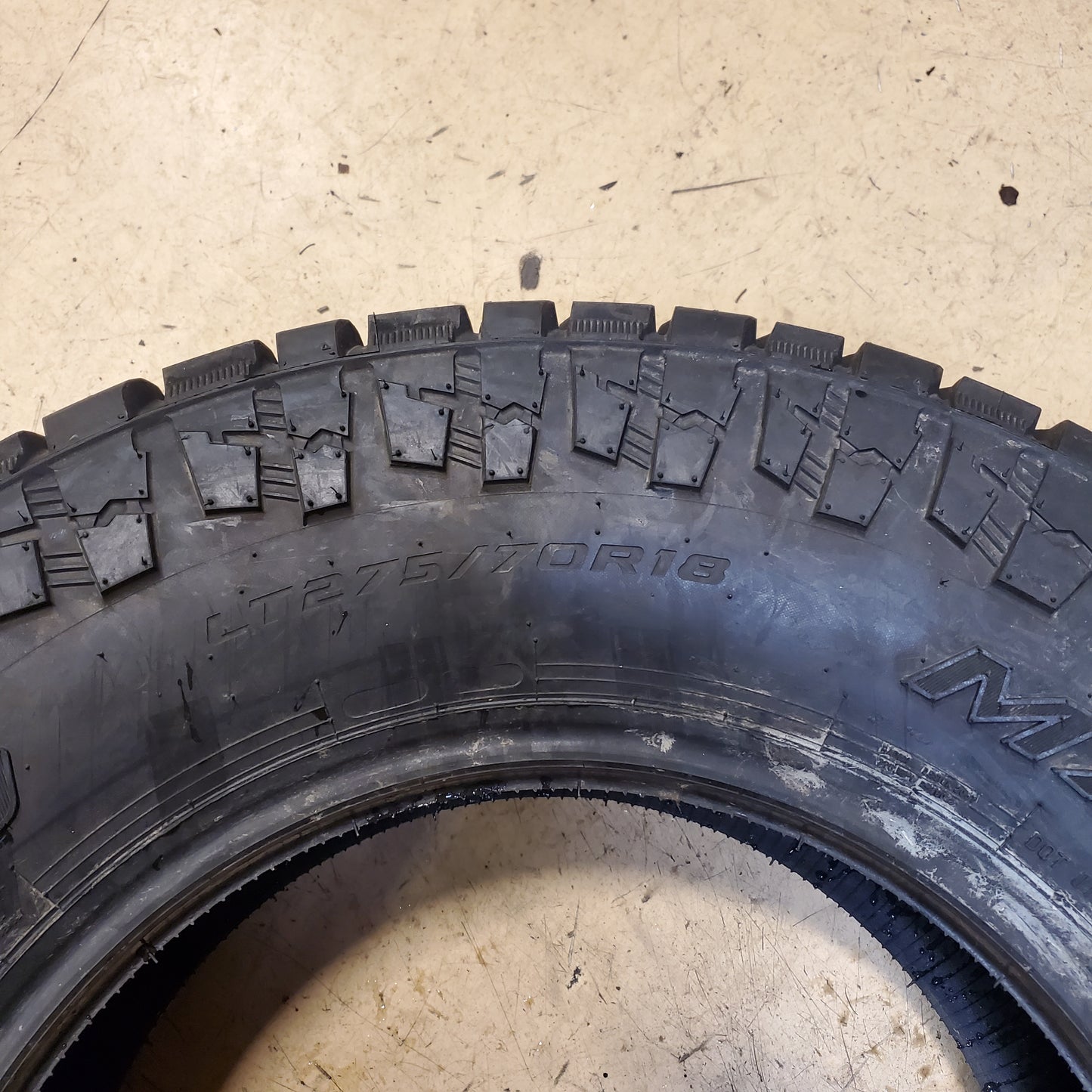 USED DTO 15/32” MASTERCRAFT COURSER TRAIL LT 275 70 18 125/122S TIRE 175101010