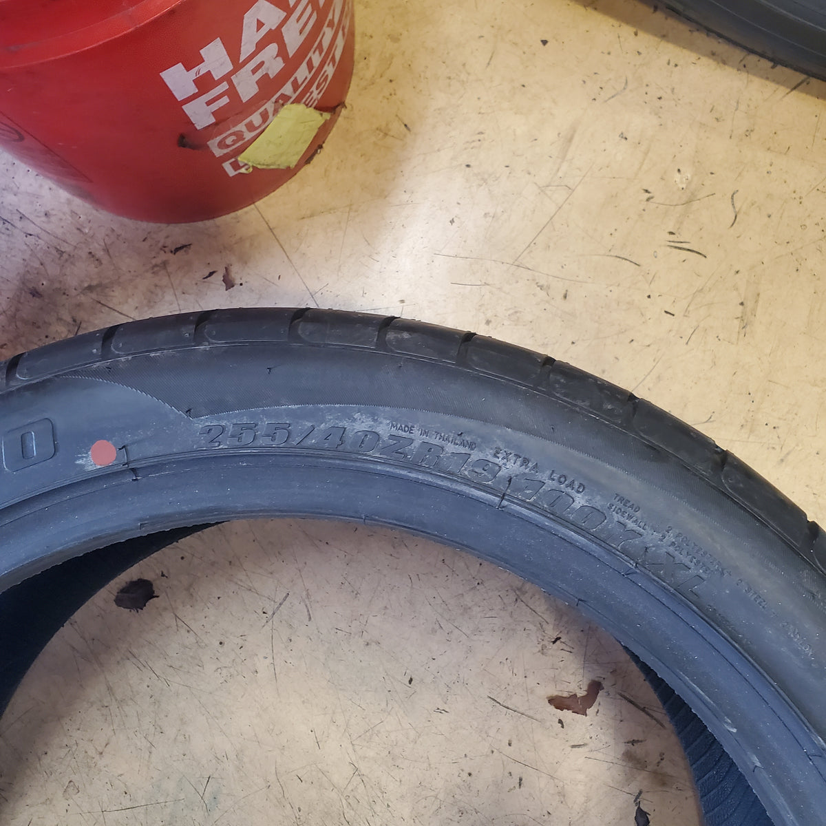 2 ATTURO AZ850 BSW P 255 40 19 100Y XL UHP TRUCK TIRE AZ850DCHR2PA