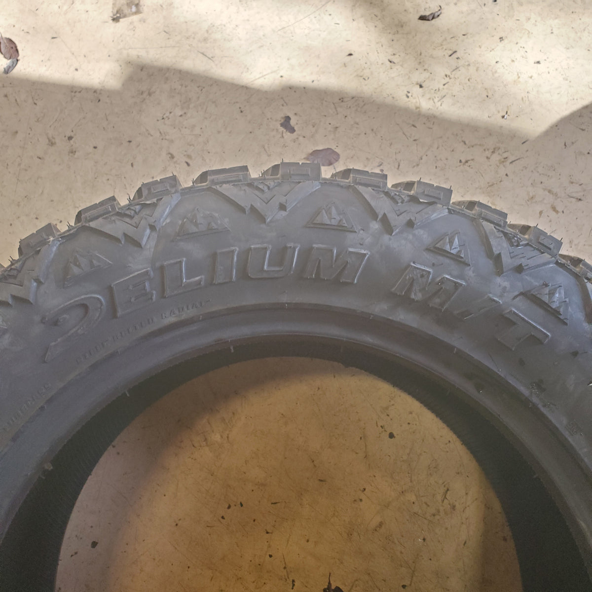 DELIUM TERRA RAIDER BSW M/T 37 12.50 22 LT 123Q TRUCK TIRE D237122