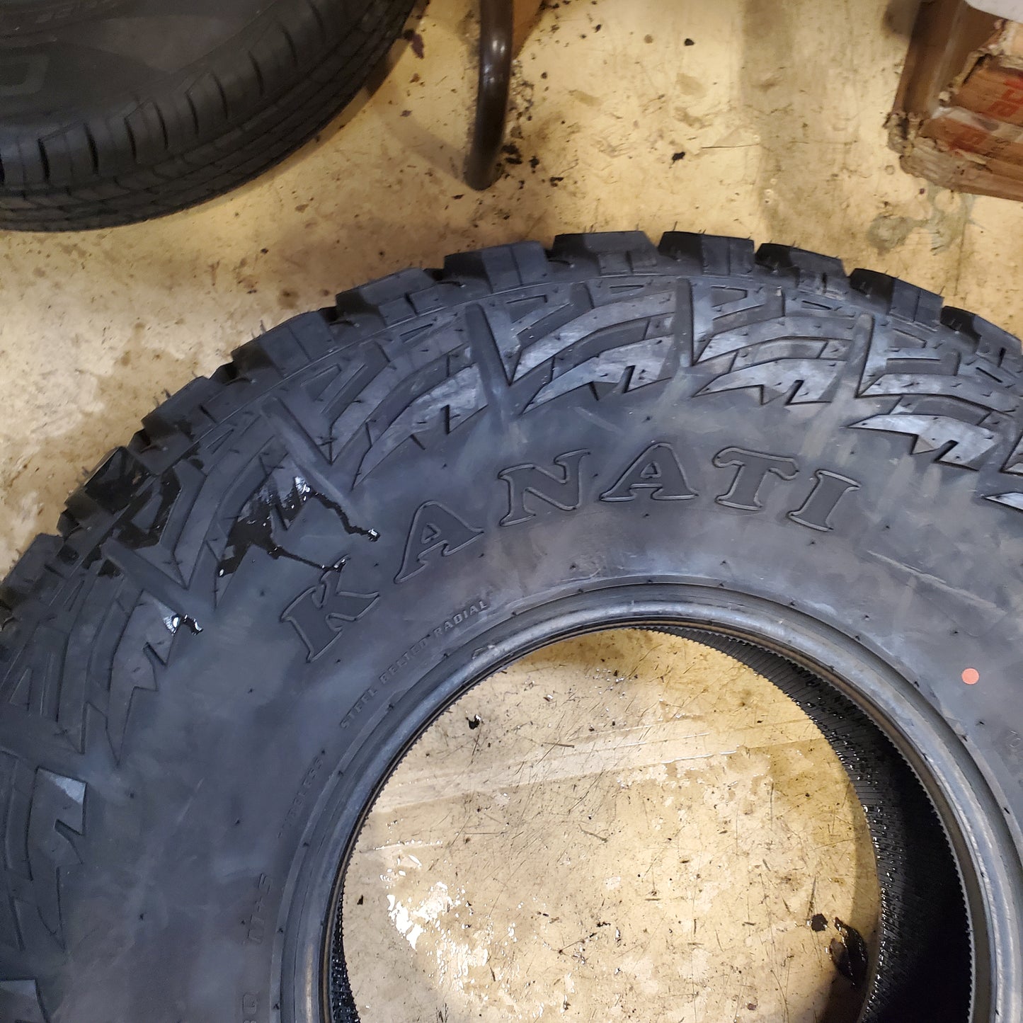 KANATI MUD HOG M/T BSW LT 39 12.50 17 128Q MUD TRUCK TIRE L1739125E252