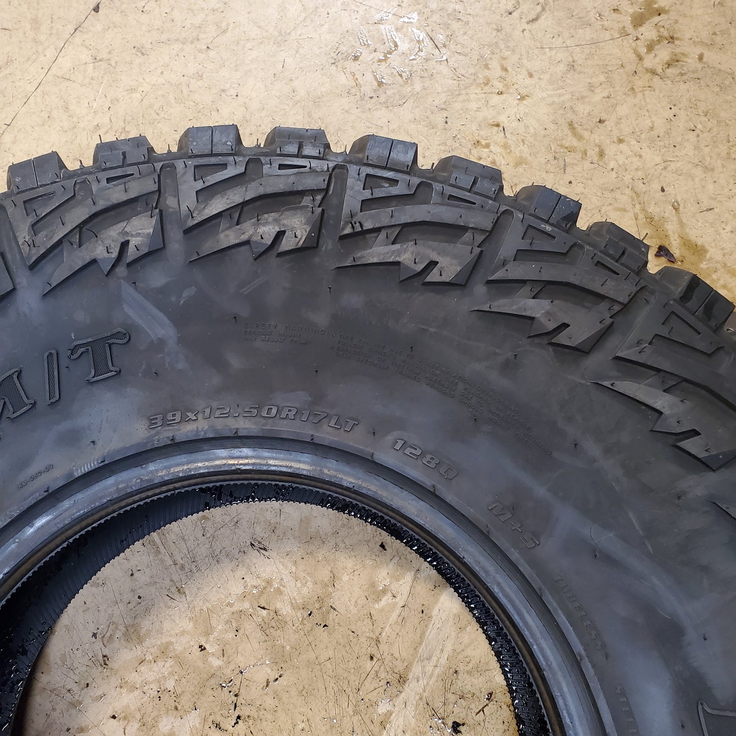 KANATI MUD HOG M/T BSW LT 39 12.50 17 128Q MUD TRUCK TIRE L1739125E252
