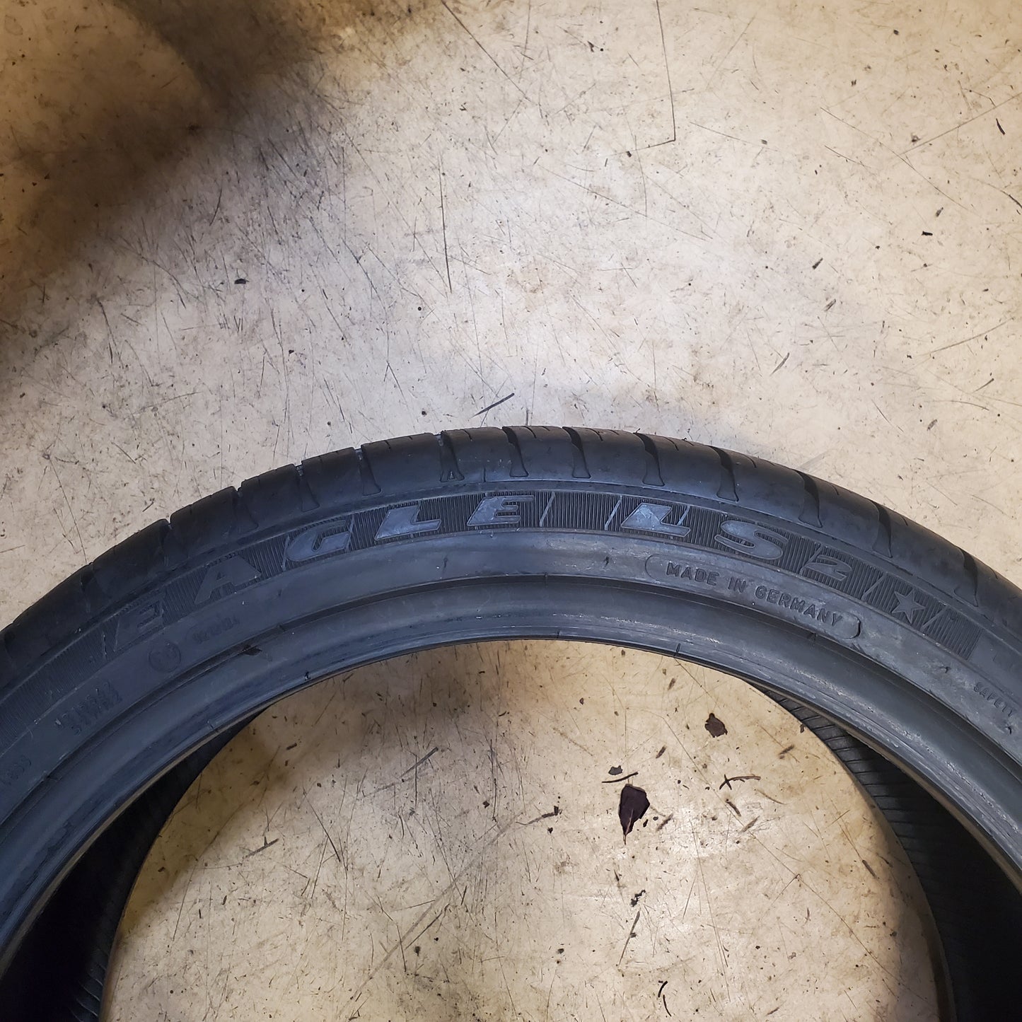 USED 9.5/32" OLD STOCK GOODYEAR EAGLE LS2 ROF BSW 245 40 19 98V XLCAR TIRE 706387322