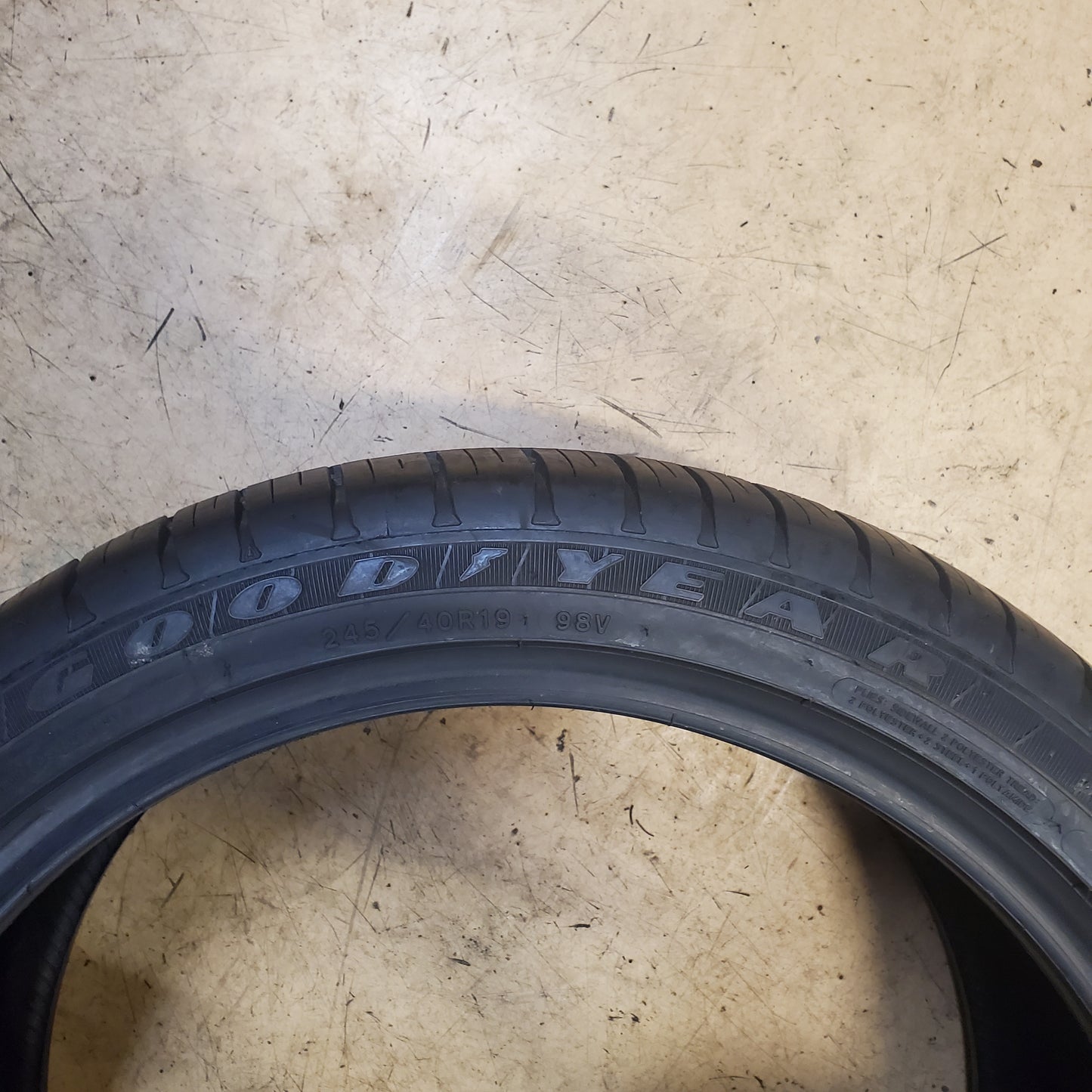USED 9.5/32" OLD STOCK GOODYEAR EAGLE LS2 ROF BSW 245 40 19 98V XLCAR TIRE 706387322