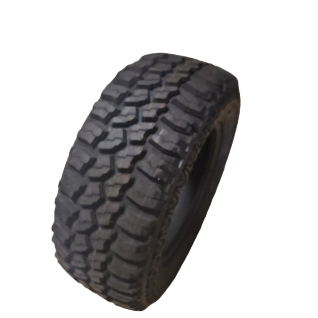 OLD STOCK MUD CLAW EXTREME M/T BSW LT 33 12.50 18 118Q MUD TRUCK TIRE MCX97
