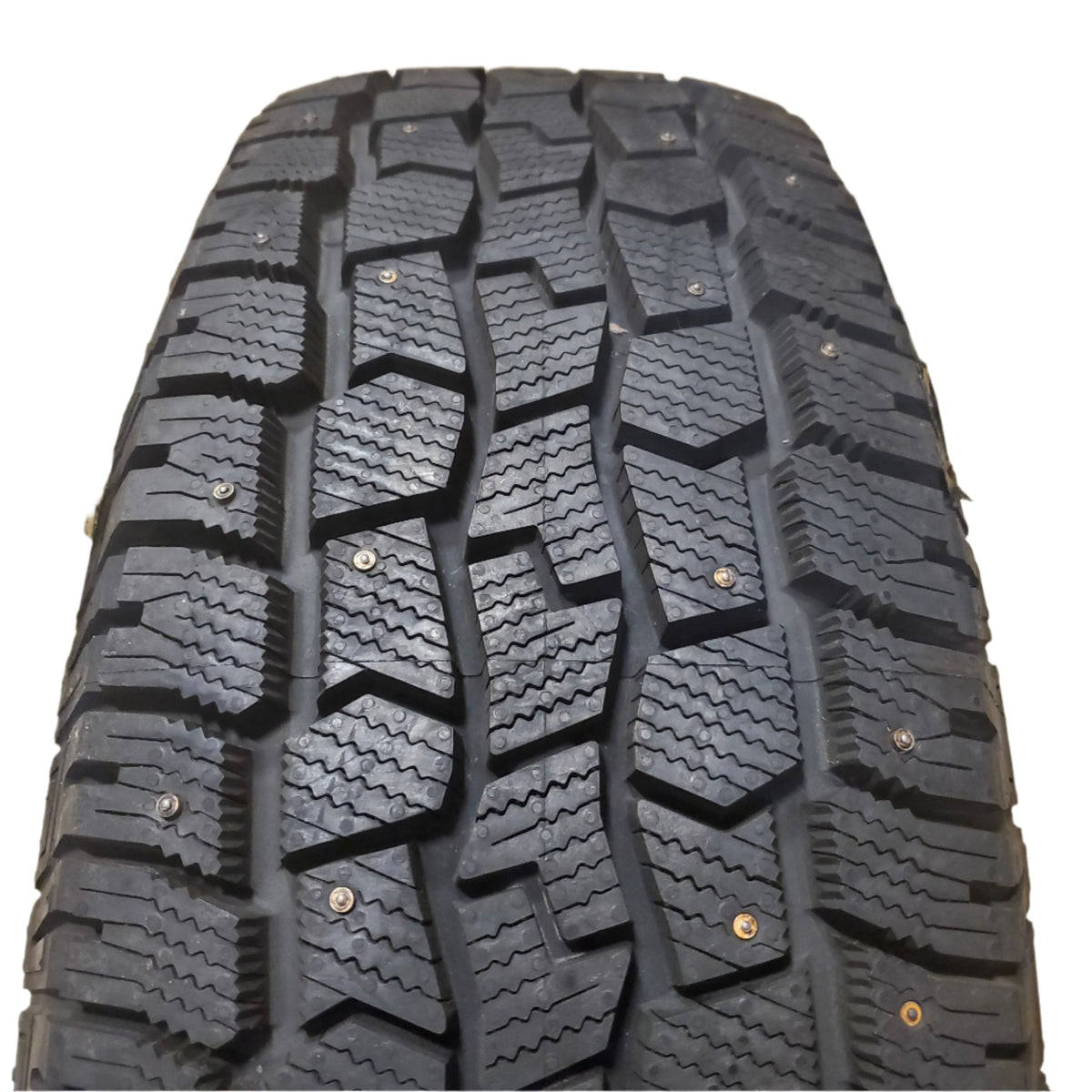 HERCULES AVALANCHE TT STUDDED LT 275 65 20 126/123R WINTER TIRE HERC0242027565E