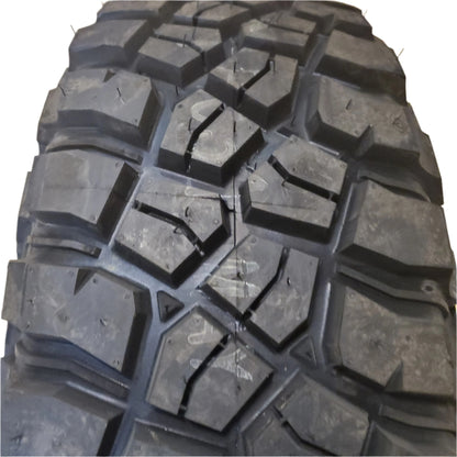 BFGOODRICH MUD TERRAIN T/A KM3 BSW LT 265 70 16 121/118Q MUD TRUCK TIRE 12657