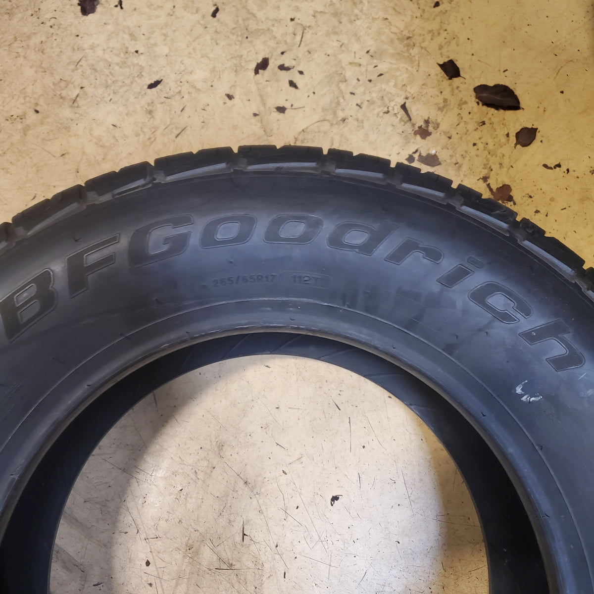 2 BFGOODRICH ADVANTAGE T/A SPORT LT BSW P 265 65 17 112T ALL WEATHER TIRE 41437