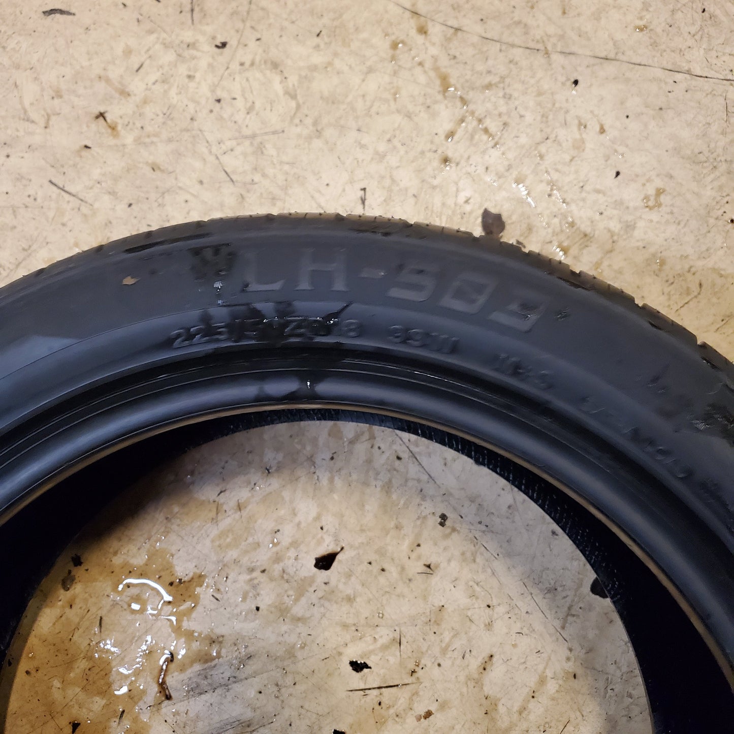 LIONHART LH-503 BSW 225 50 18 99W XL ALL SEASON CAR TIRE LHST5031850020