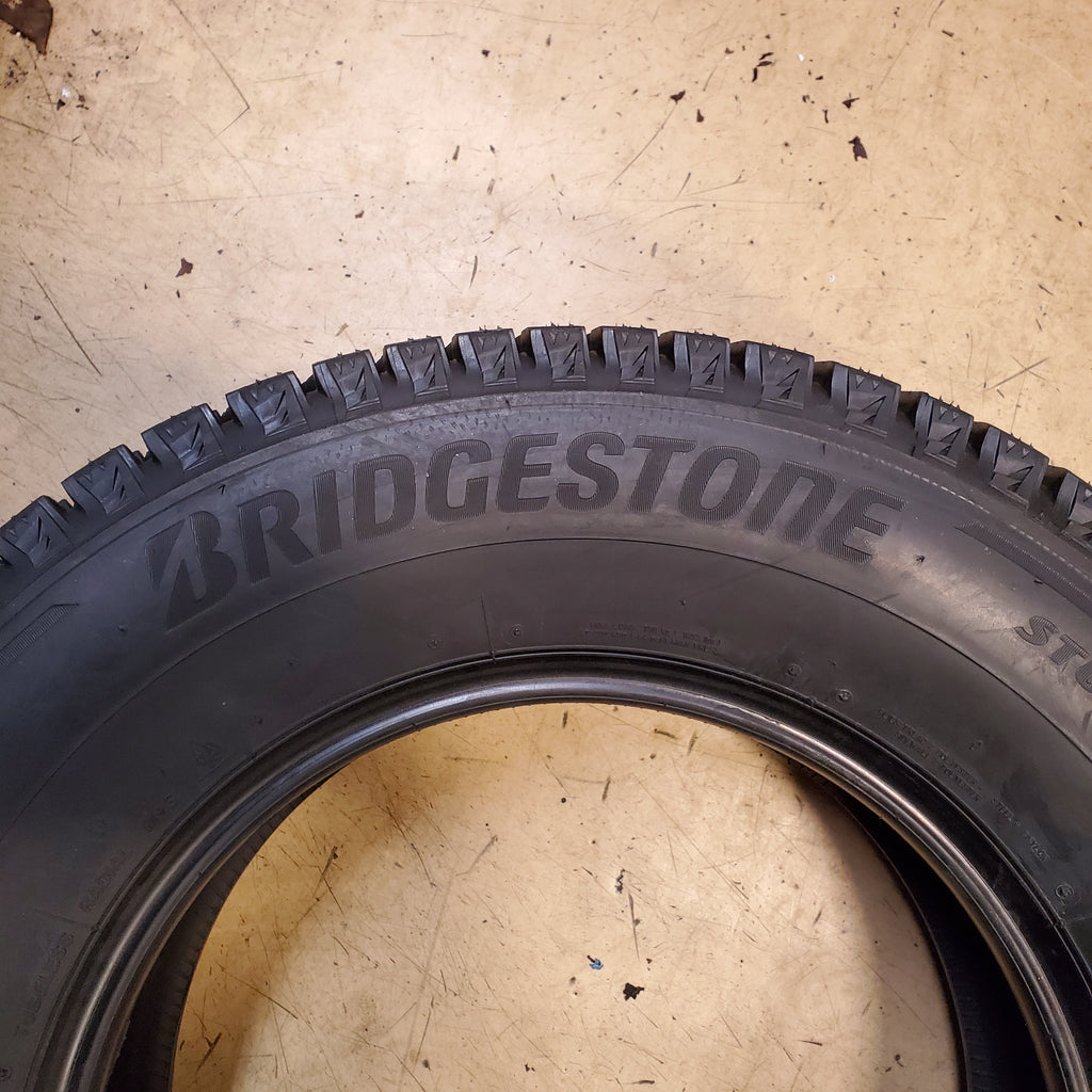BRIDGESTONE BLIZZAK WS90 BSW 215 70 15 98T WINTER CAR TIRE 001183