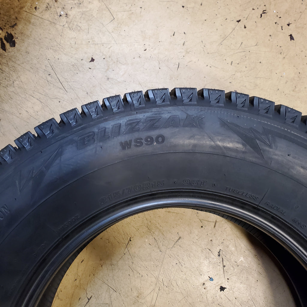 BRIDGESTONE BLIZZAK WS90 BSW 215 70 15 98T WINTER CAR TIRE 001183