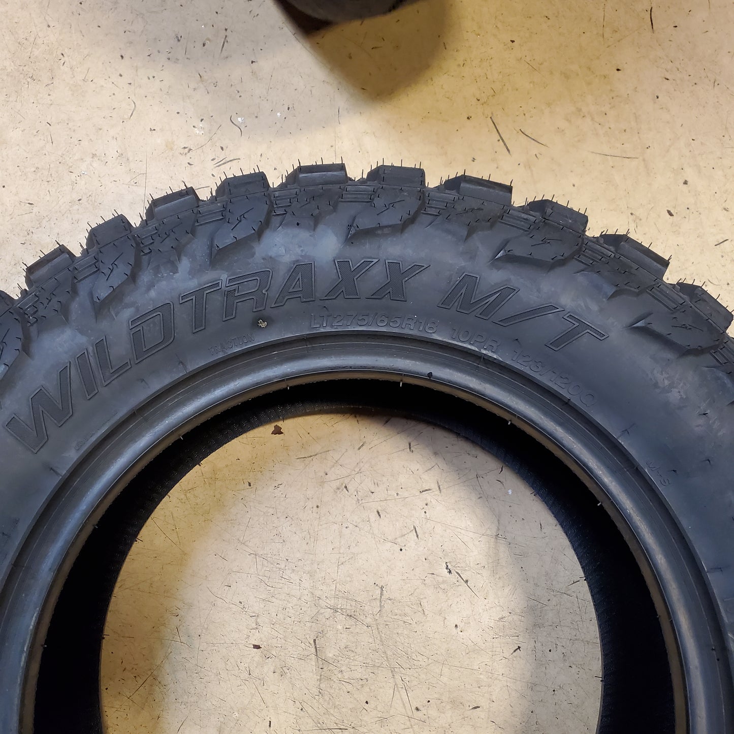 LANDSPIDER WILDTRAXX M/T BSW LT 275 65 18 123/120Q 10PLY MUD TRUCK TIRE EMT011