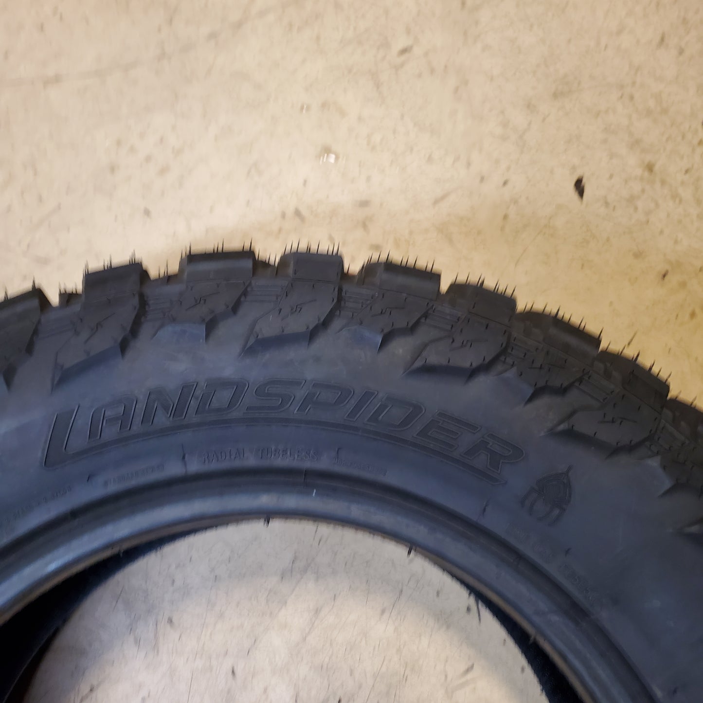 LANDSPIDER WILDTRAXX M/T BSW LT 275 65 18 123/120Q 10PLY MUD TRUCK TIRE EMT011