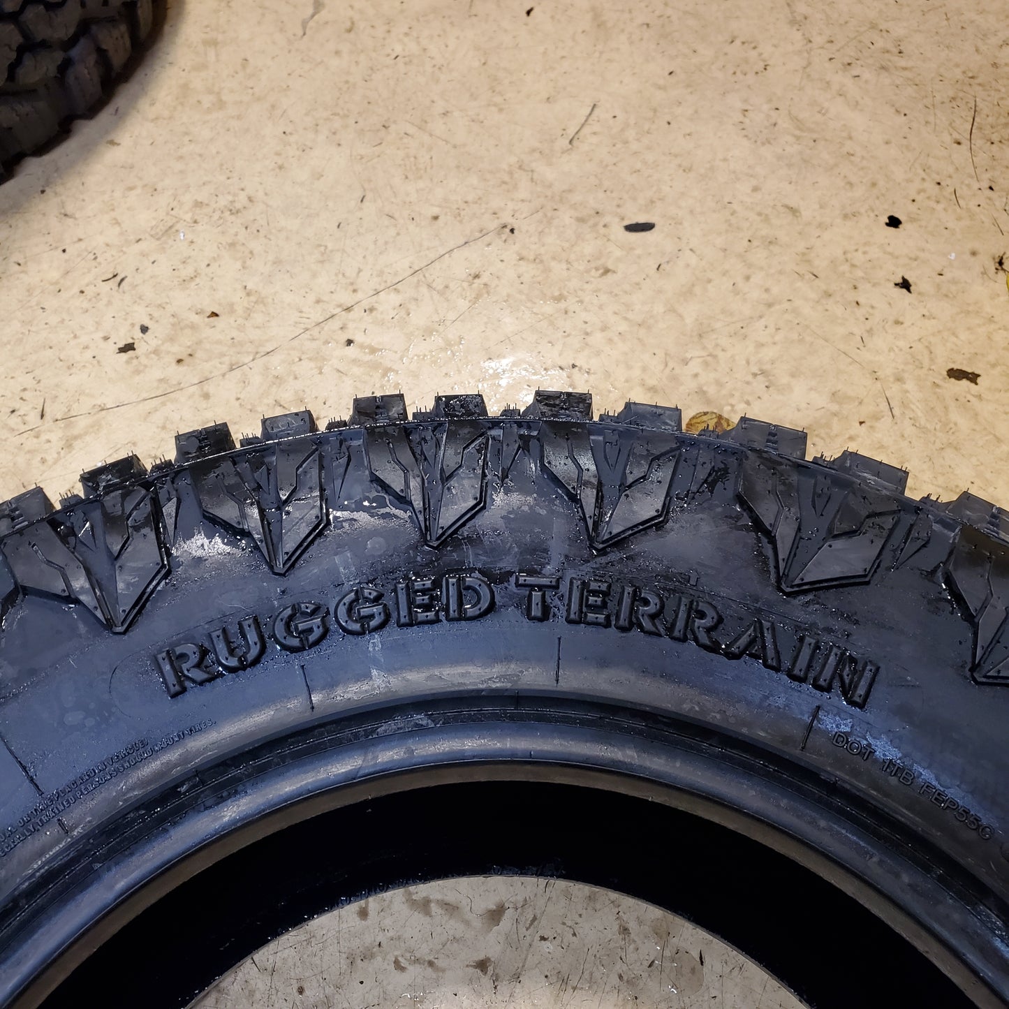 PATRIOT RUGGED TERRAIN BSW LT 37 12.50 20 126Q 10PLY TRUCK TIRE PASYTH0224