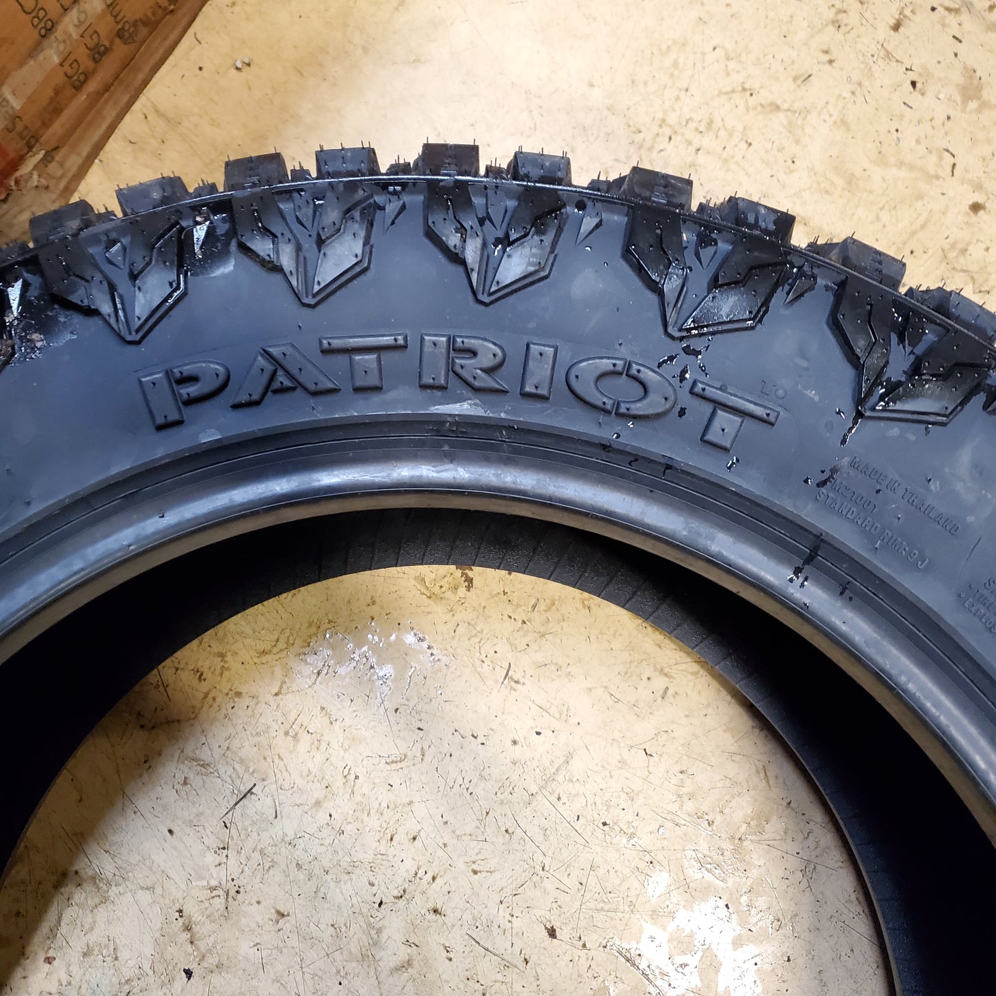 2 PATRIOT R/T BSW LT 33 11.5 20 118Q LRE 10PLY RUGGED TERRAIN TIRE PASYTH0112