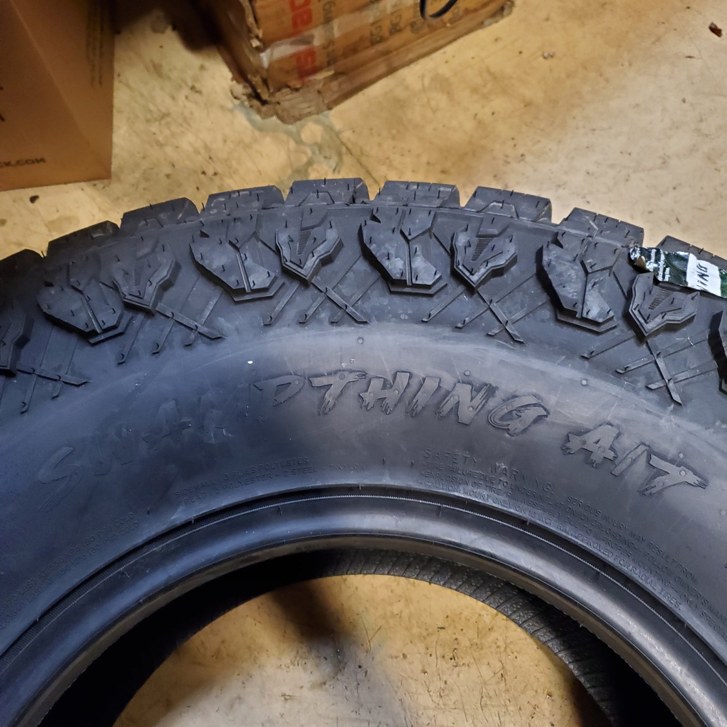 USED 15/32” VENOM POWER SWAMPTHING A/T RWL LT 305 70 16 128/125R LRF 12 PLY ALL TERRAIN TIRE TVPSWAT51