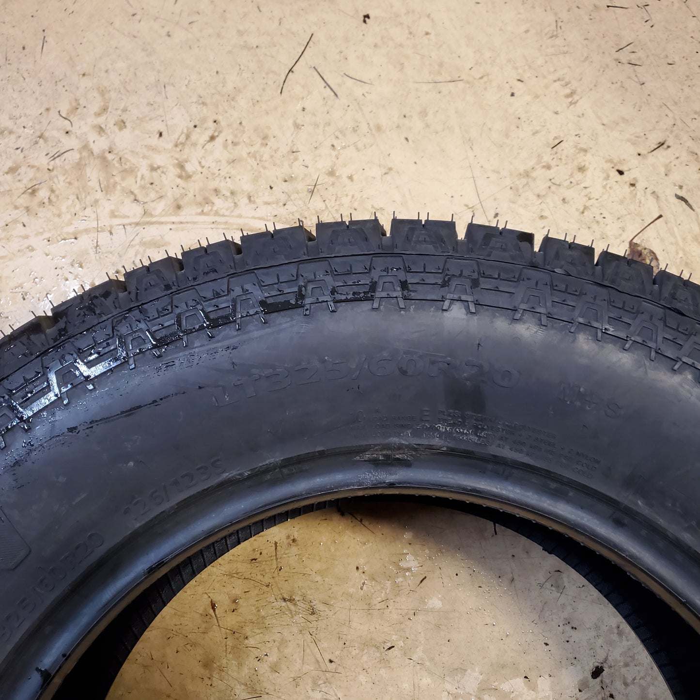 LANDGOLDEN LGT57 A/T BSW LT 325 60 20 126/123S 10 PLY TIRE 841623132866