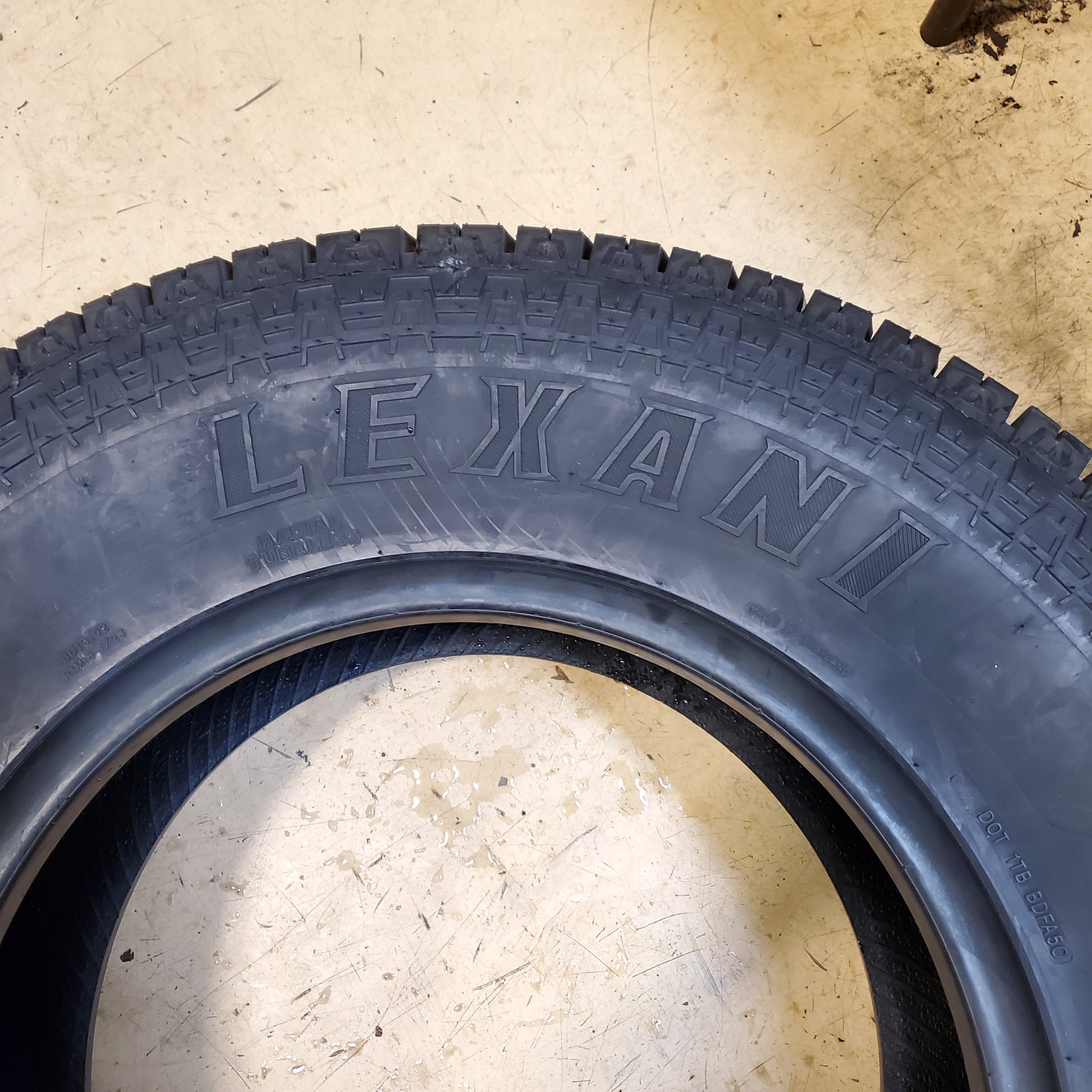 LEXANI TERRAIN BEAST AT BSW LT 285 70 17 121/118Q 10 PLY TIRE LXSTAT1770020