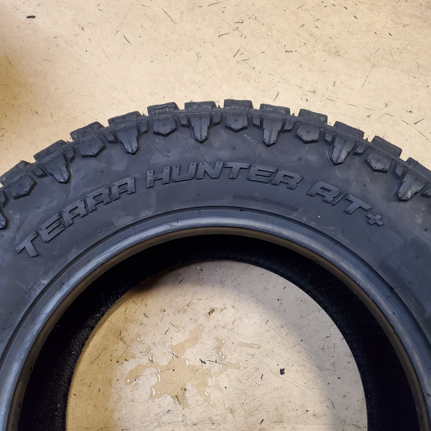 VENOM POWER TERRA HUNTER R/T+ BSW LT 33 12.50 18 118Q 10 PLY TIRE TVPRT06NL