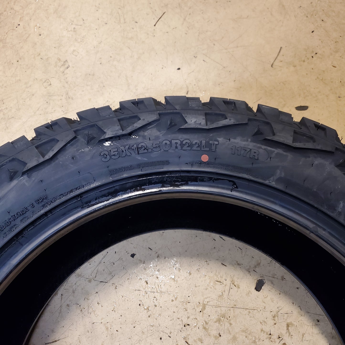 VENOM POWER TERRA HUNTER XT BSW LT 35 12.50 22 117R 10PLY TIRE TVPXT10