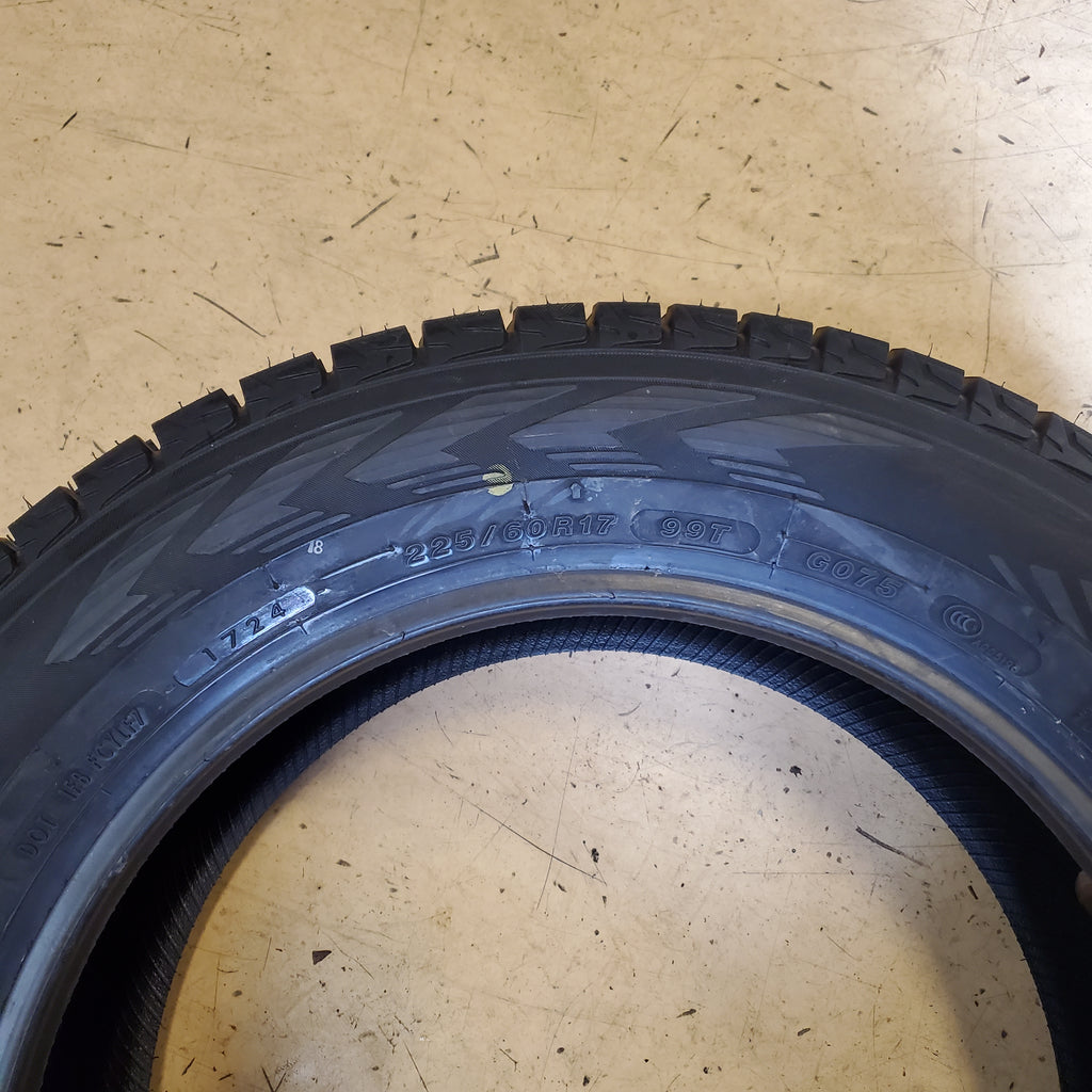 YOKOHAMA ICEGUARD GO75 STUDLESS BSW P 225 60 17 99T SNOW TIRE 110175104