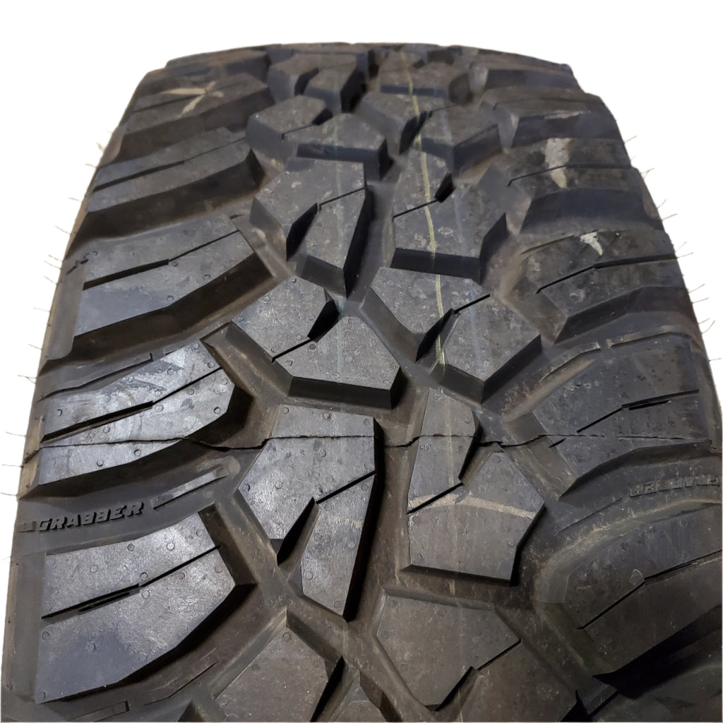 2 GENERAL GRABBER X3 BSW LT 33 12.50 17 114Q 8PLY MUD TIRE 04505830000