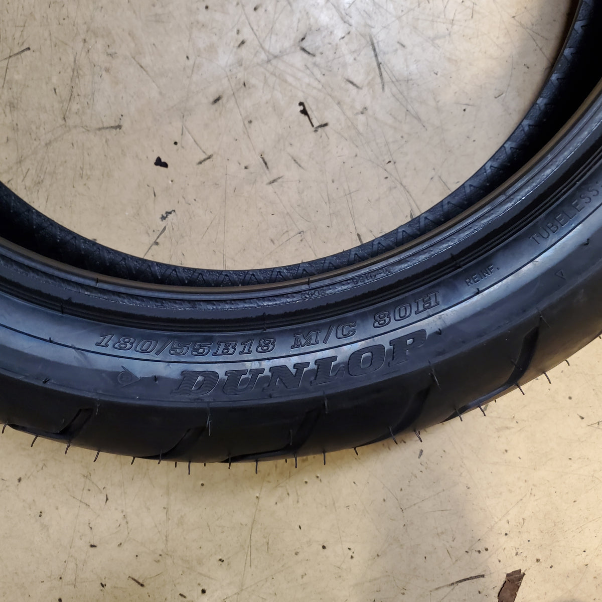 DUNLOP AMERICAN ELITE BSW 180 55 18 80H REAR MOTORCYCLE TIRE 45131440